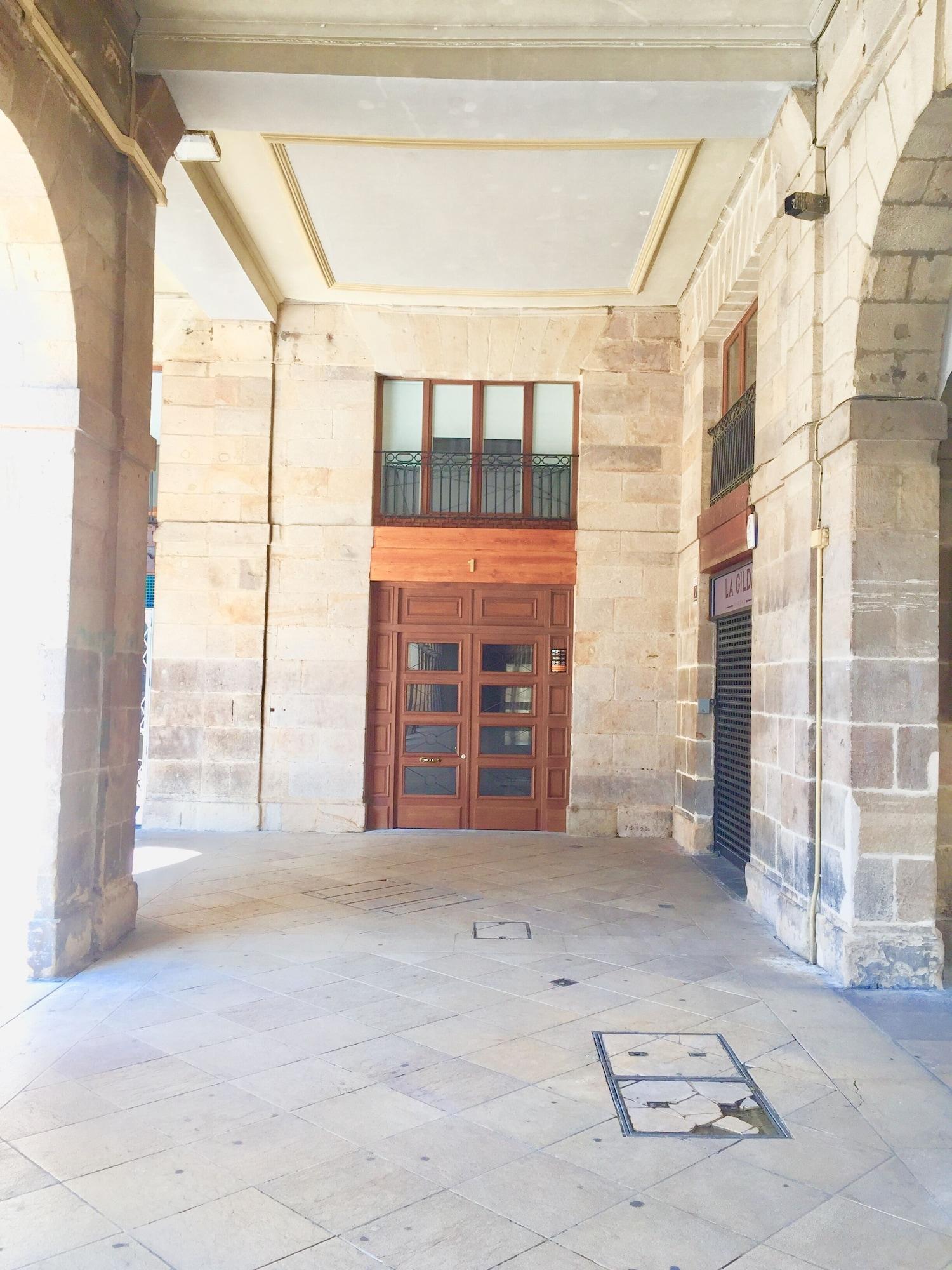 Vista Exterior Pensión Plaza Nueva