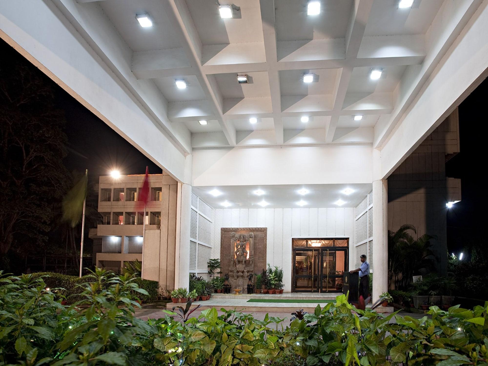 Vista Exterior Hotel Kalinga Ashok