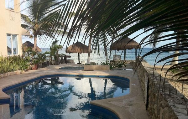Beachfront Condo, Direct Ocean View, Half Moon Bay - Akumal - Hoteles con jacuzzi en Akumal, México