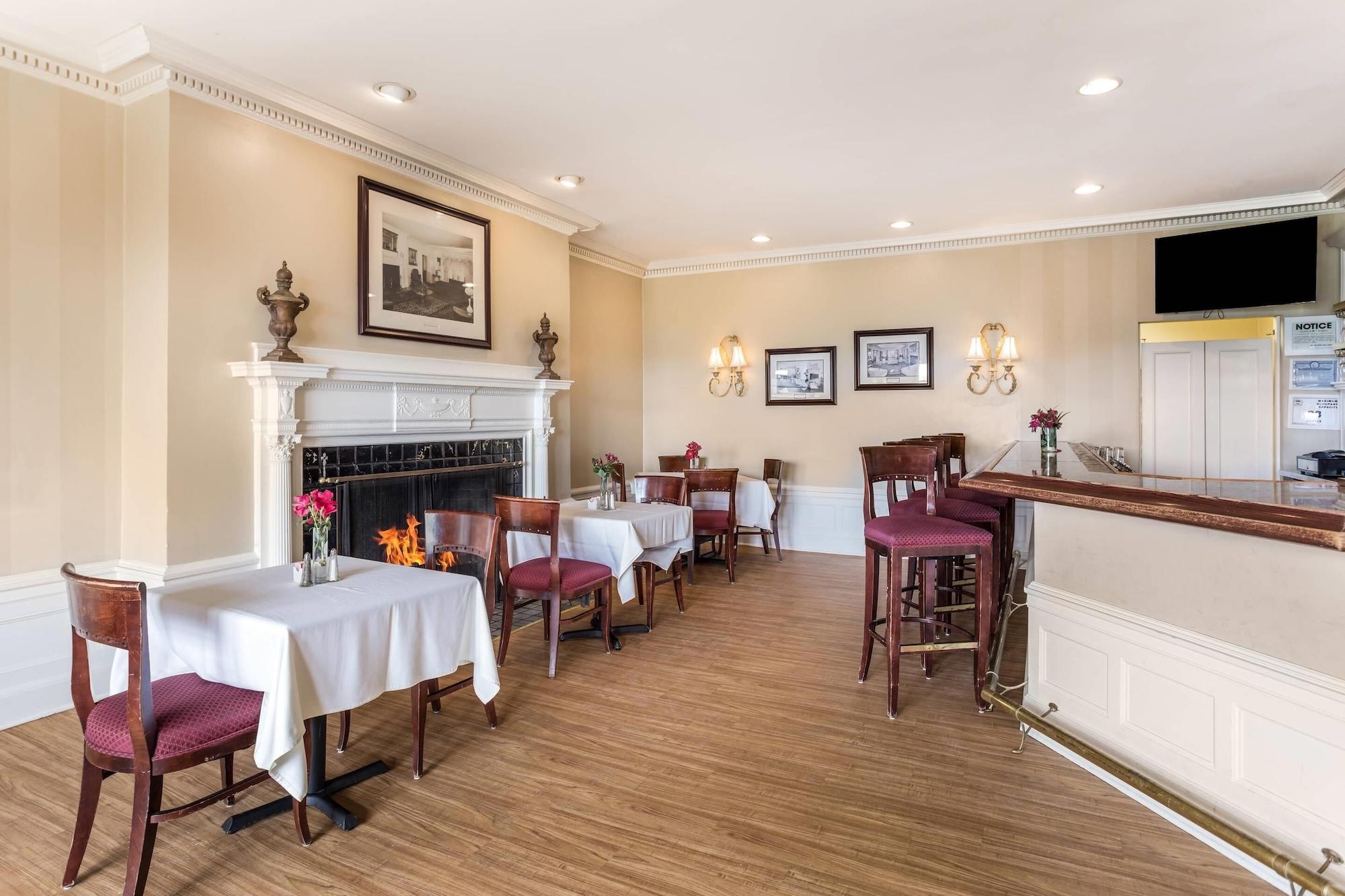 Restaurant Traditions Hotel & Spa Johnson City - Binghamton, an Ascend Collection Hotel