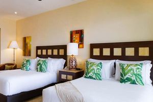 Alojamiento - Garza Blanca Oceanside studio with stunning décor, views, and comfort.