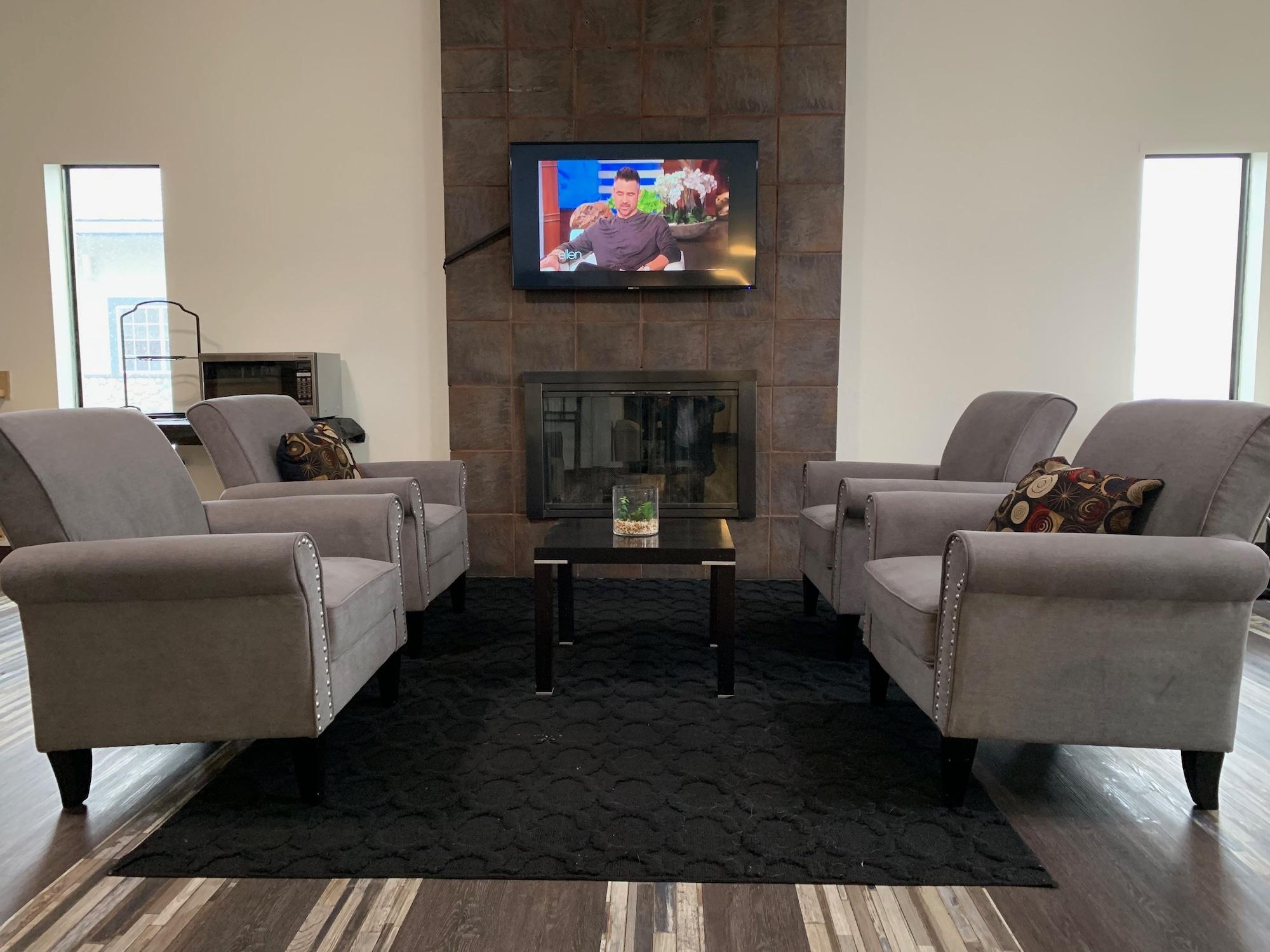 Vista Lobby Super 8 by Wyndham Spokane Valley