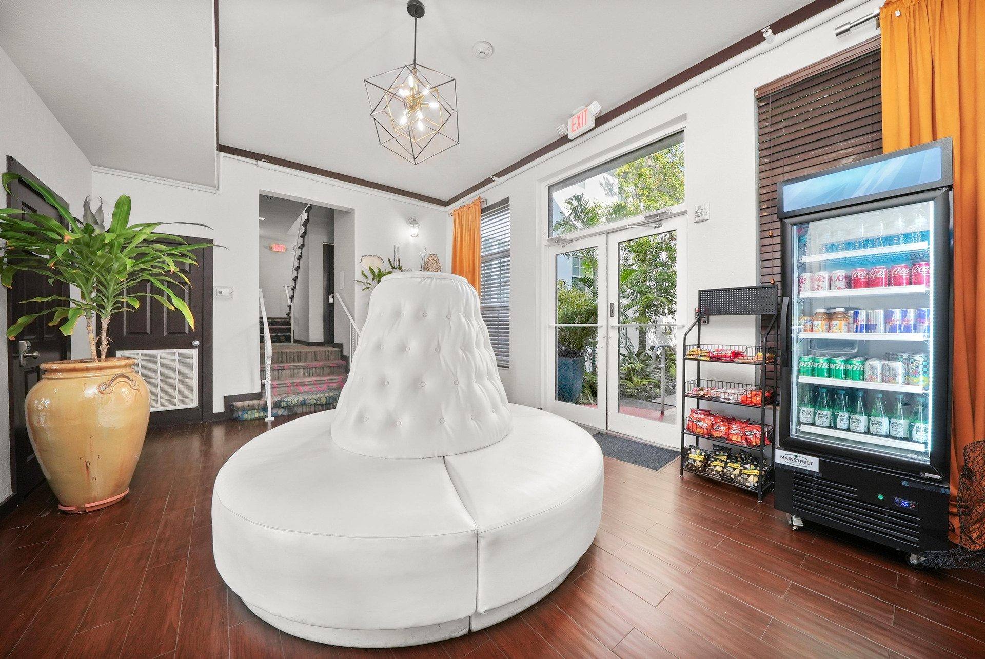 Vista Lobby Tradewinds Apartment Hotel