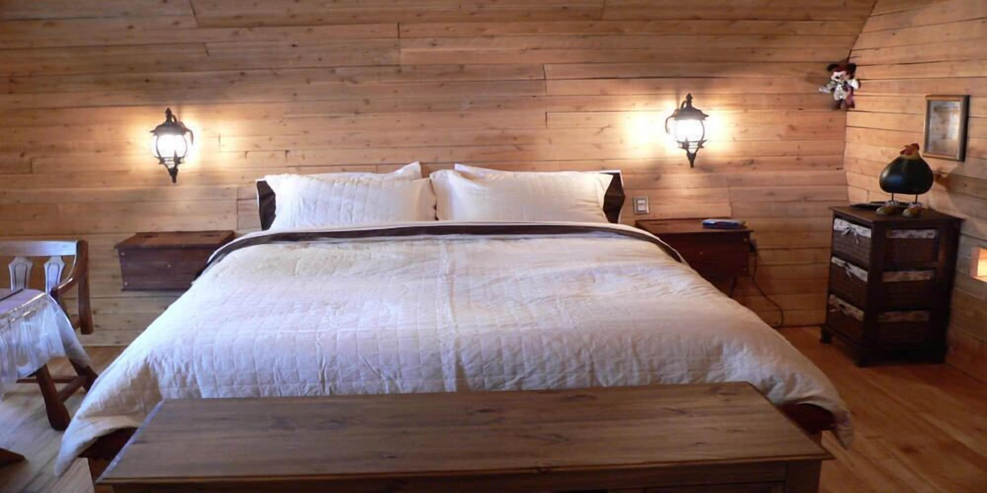 L'Oasis du Pirate B&B LAncienne-Lorette | Bed and Breakfasts na Decolar