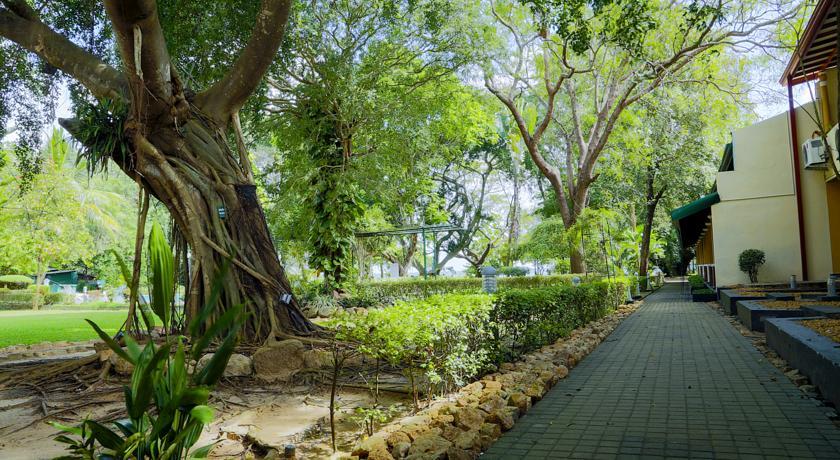 Varios Miridiya Lake Resort