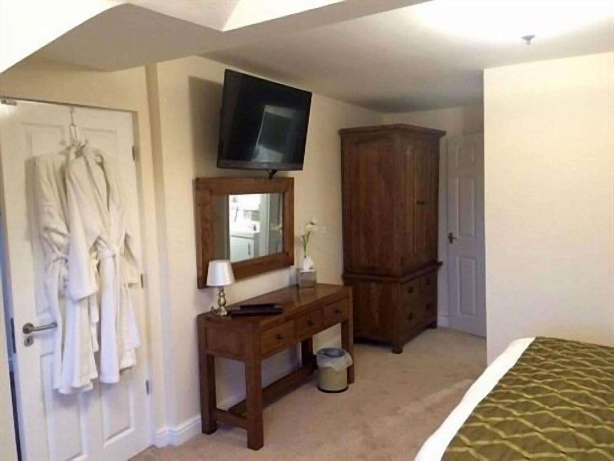 Varios Anchor Inn
