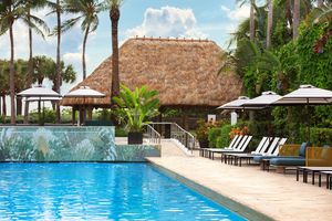 Alojamiento - Kimpton Surfcomber Hotel by IHG