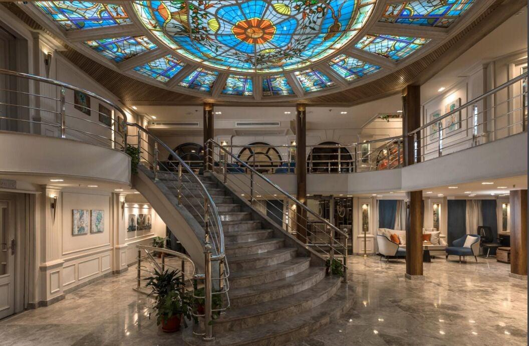 Vista Lobby Excellent Nile cruise 4 & 6 Nights