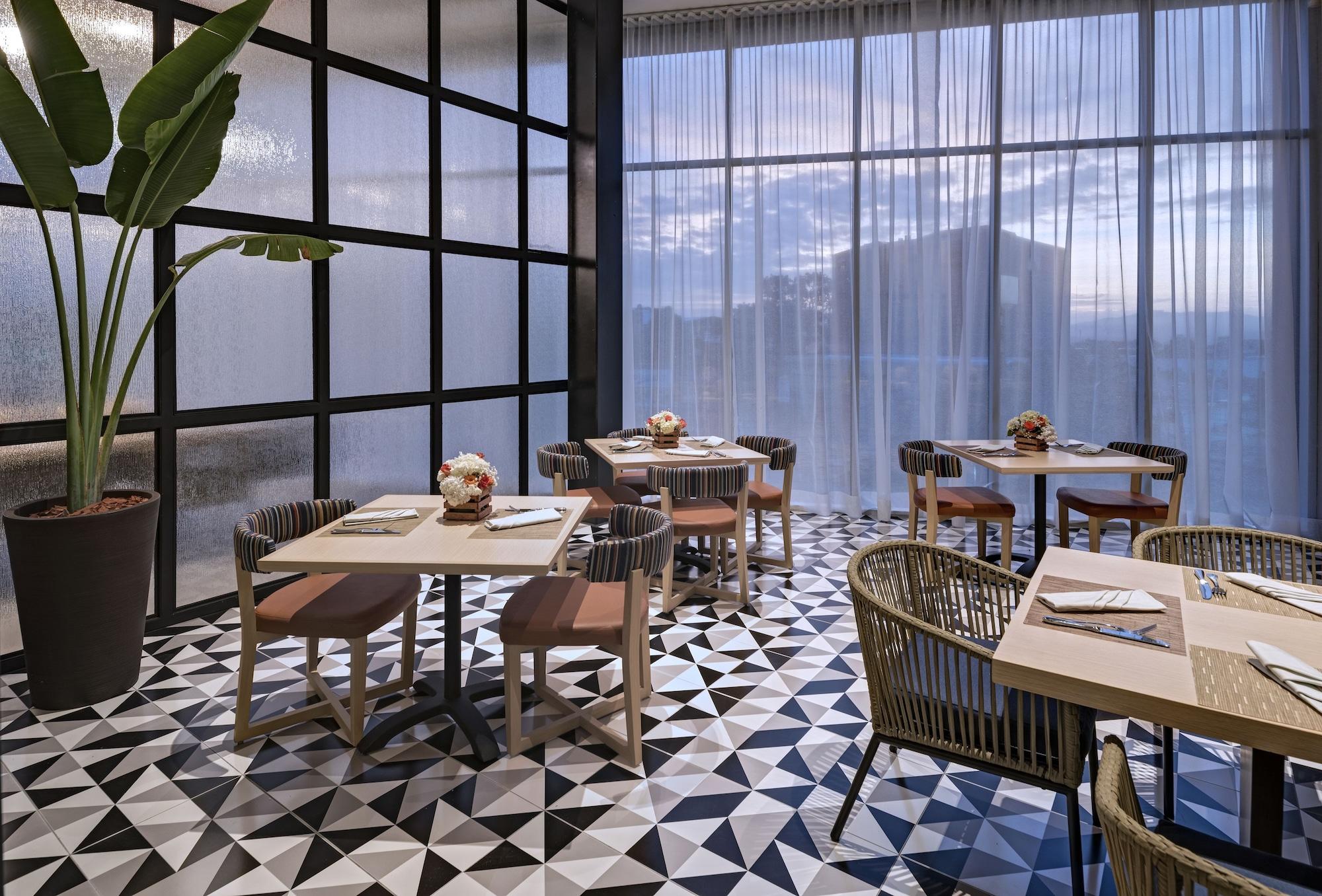 Restaurant Hyatt Place San Pedro Sula