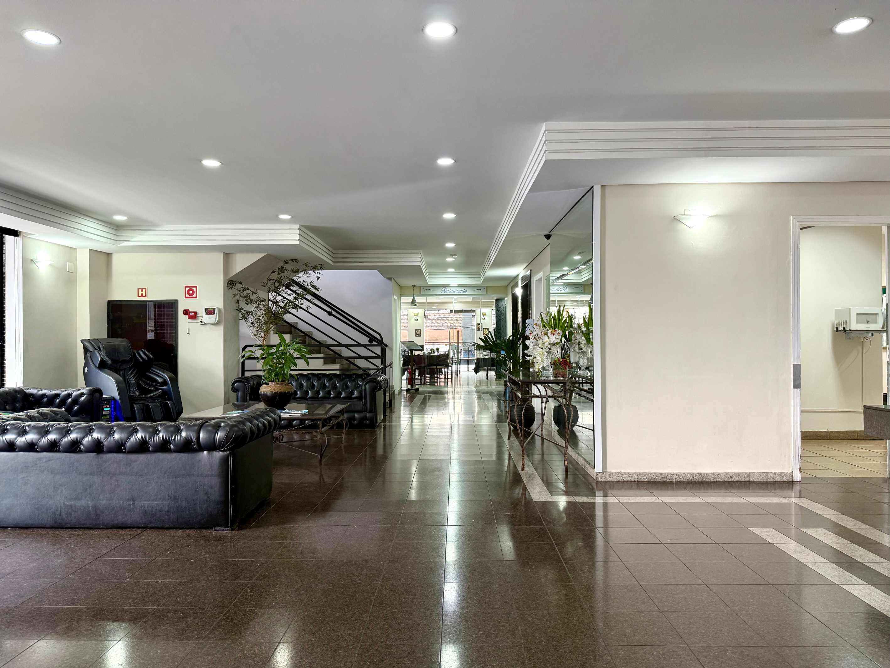 Vista Lobby Granville Hotel