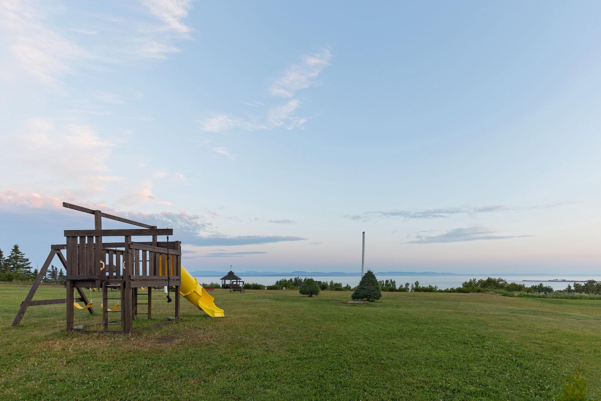 Instalaciones Recreativas Motel au Fleuve d'Argent