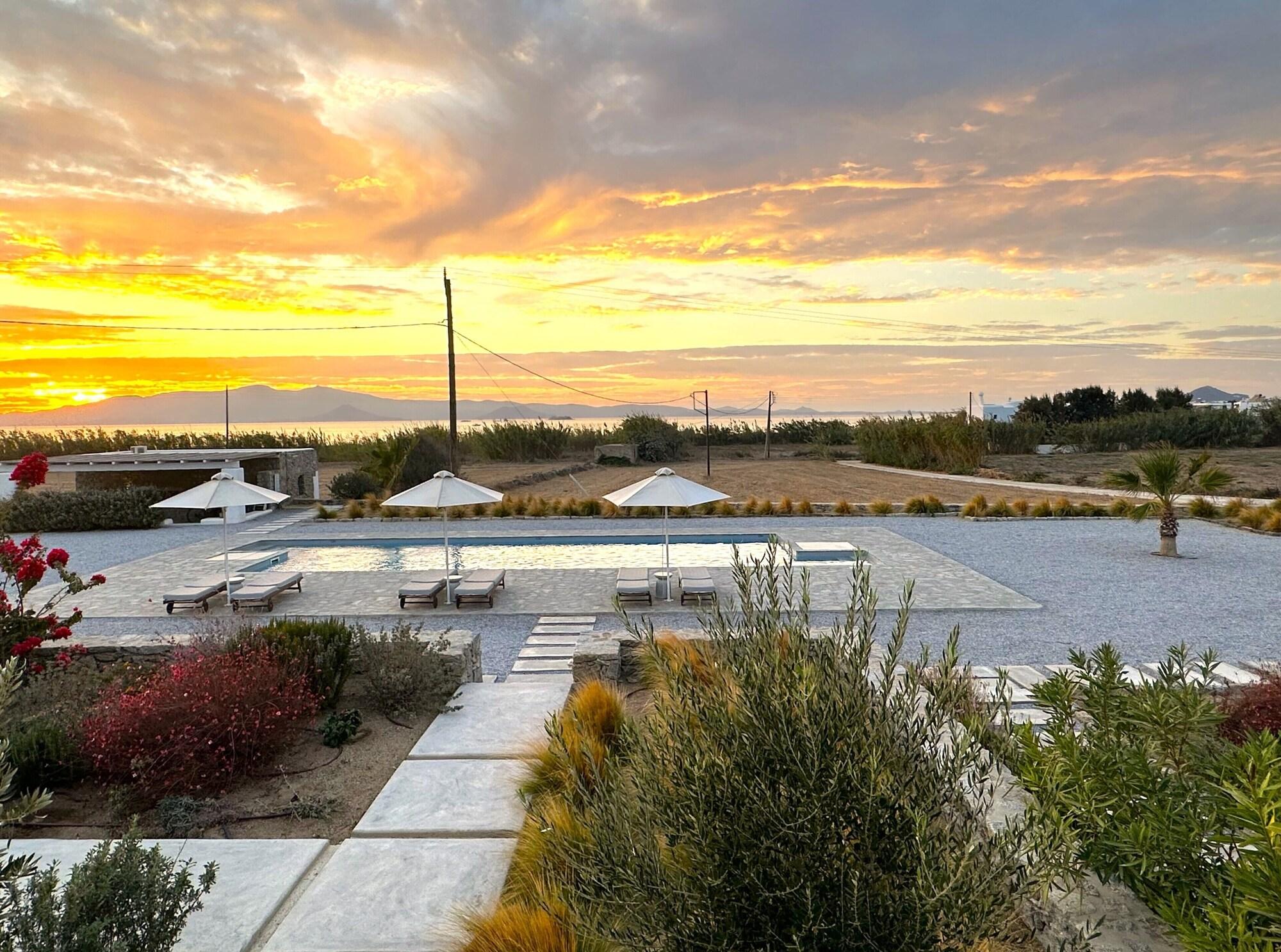 Varios Archon Seaside Retreat