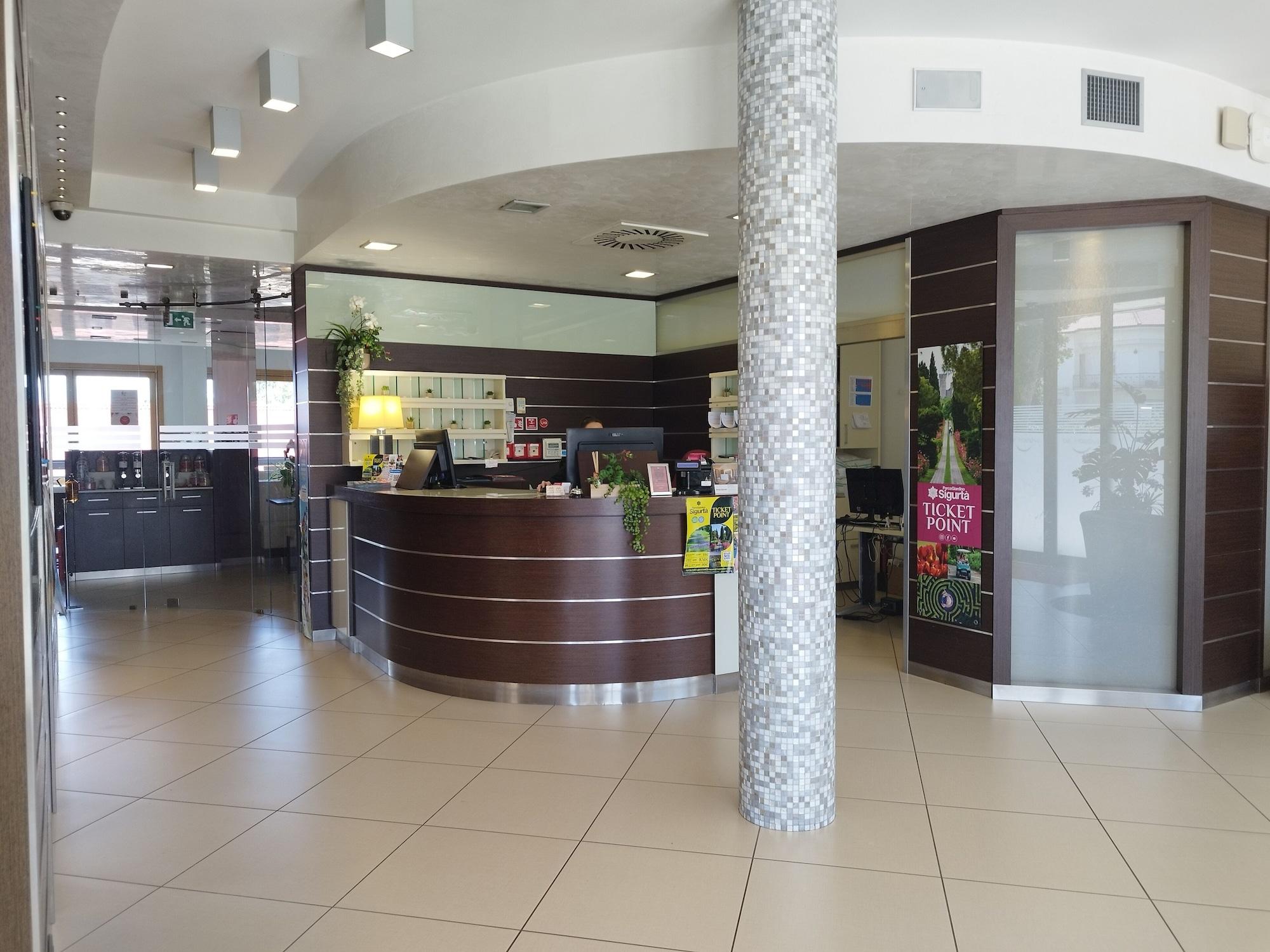 Vista Lobby Kairos Garda Hotel