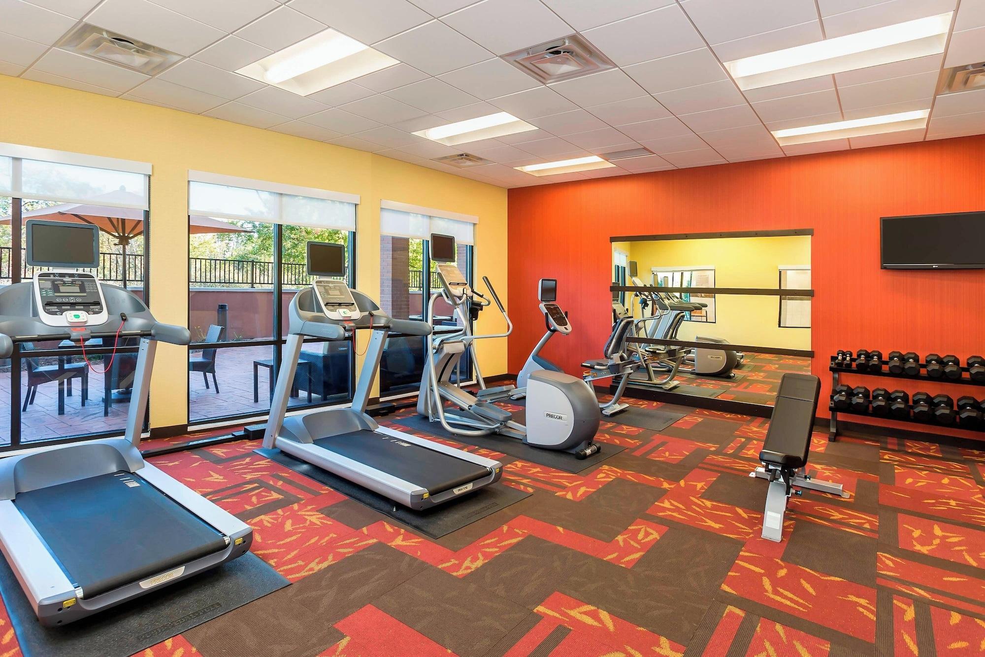 Gimnasio Courtyard Kalamazoo Portage