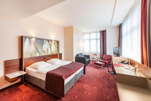 Alojamiento - Premier Inn Cologne City Mediapark Hotel