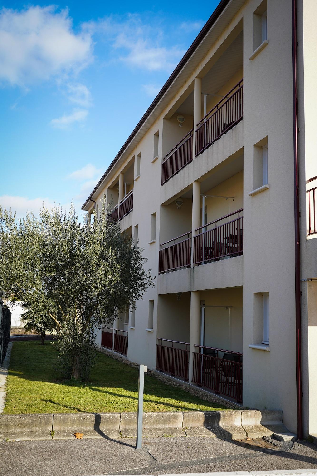 Vista Exterior Apparts Confort 87