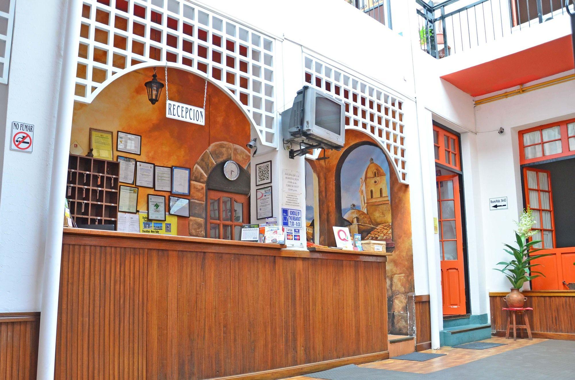 Vista Lobby Momema Inn