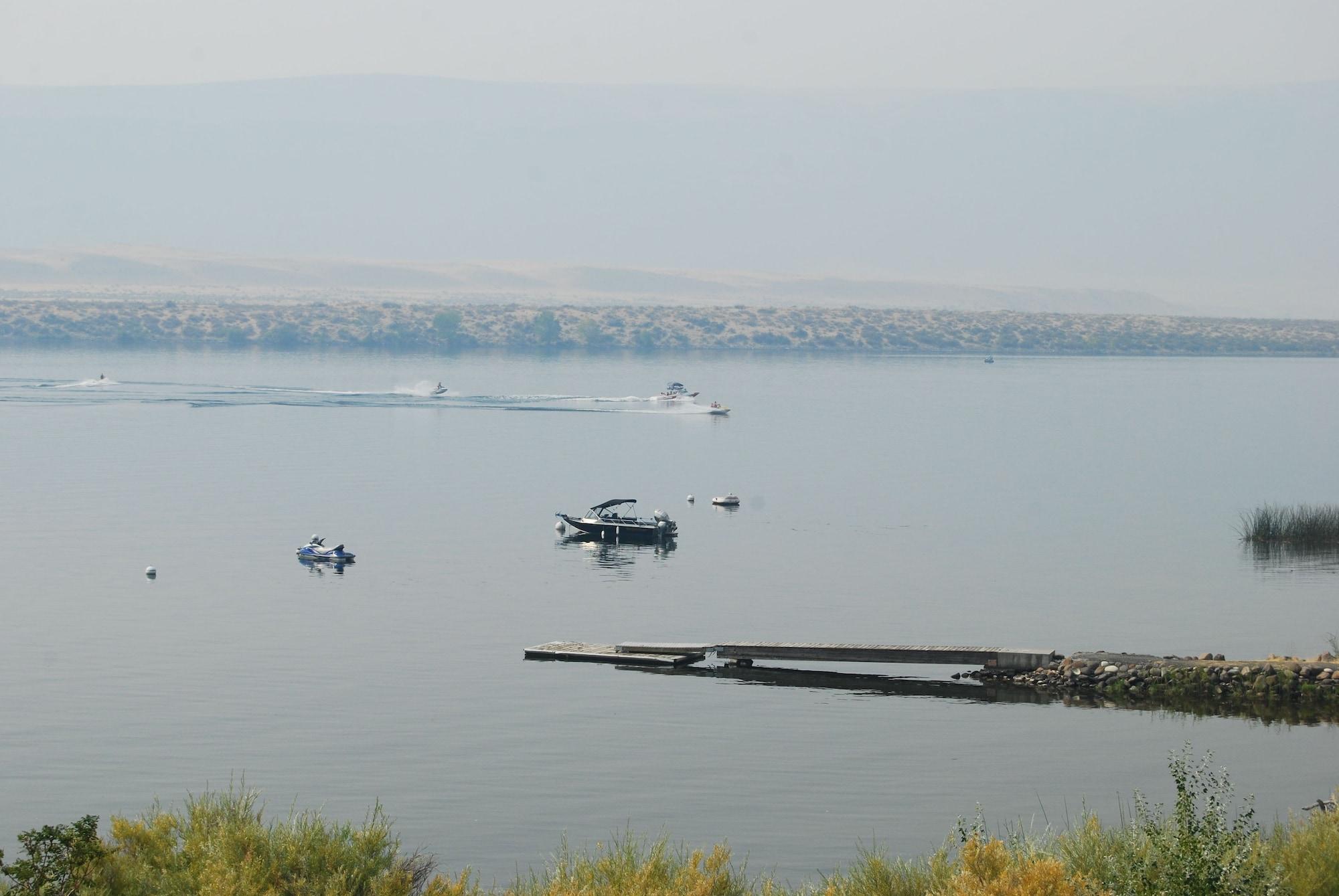 Varios Crescent Bar RV Resort