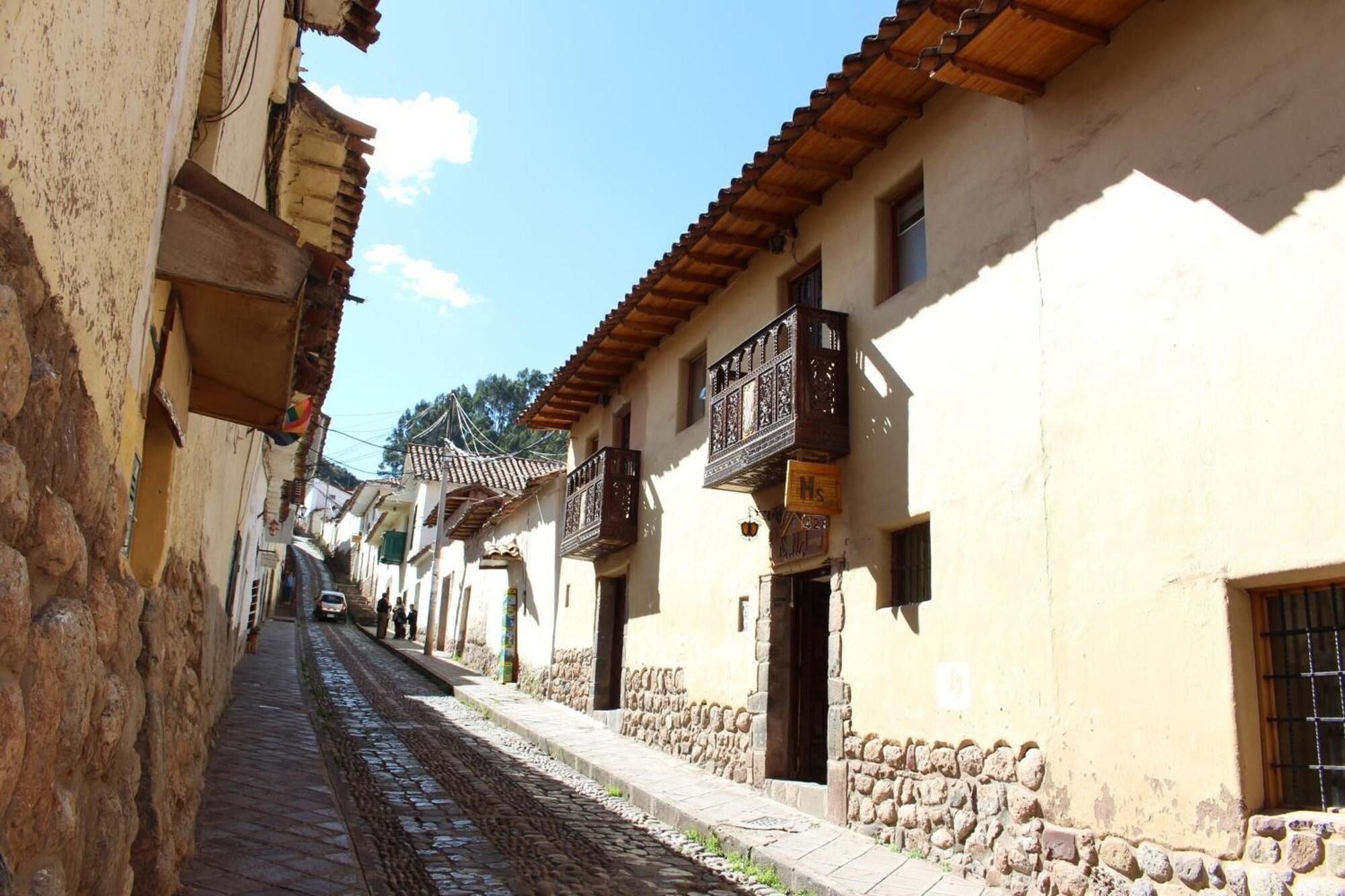 Vista Exterior Hostal Samani