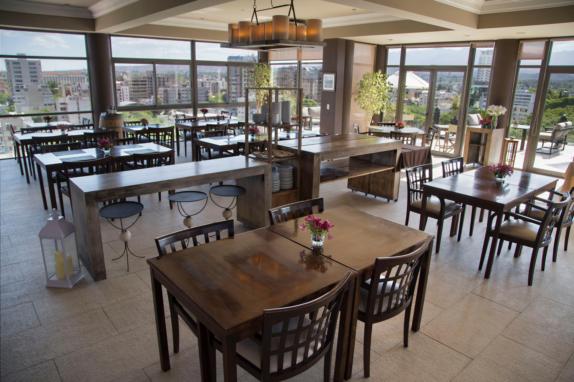 Restaurant Premium Tower Suites