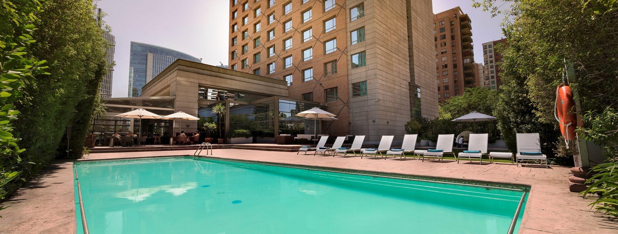 Vista Piscina Novotel Santiago Las Condes