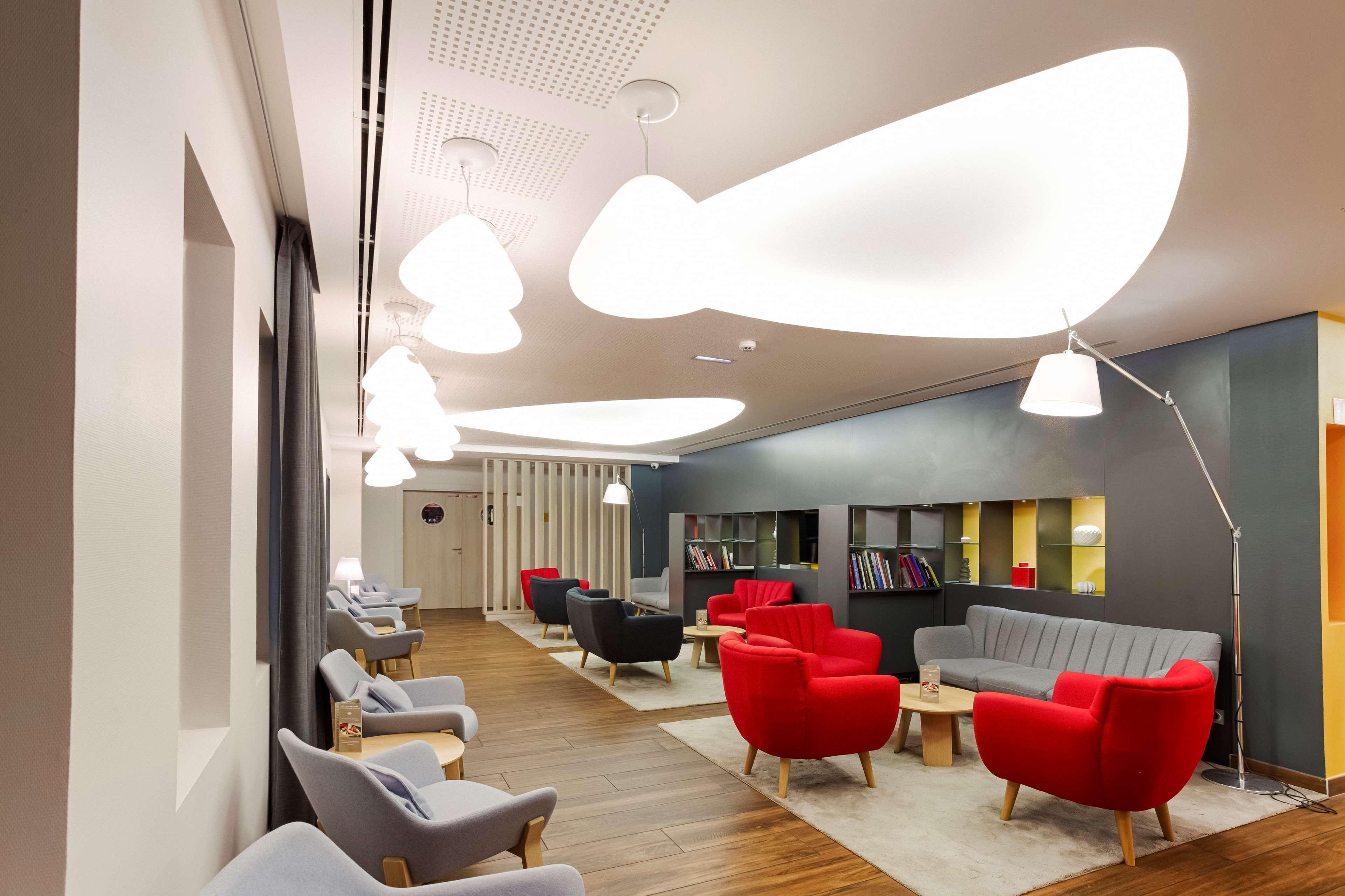 Vista Lobby Kyriad Prestige Pau - Zenith - Palais Des Sports