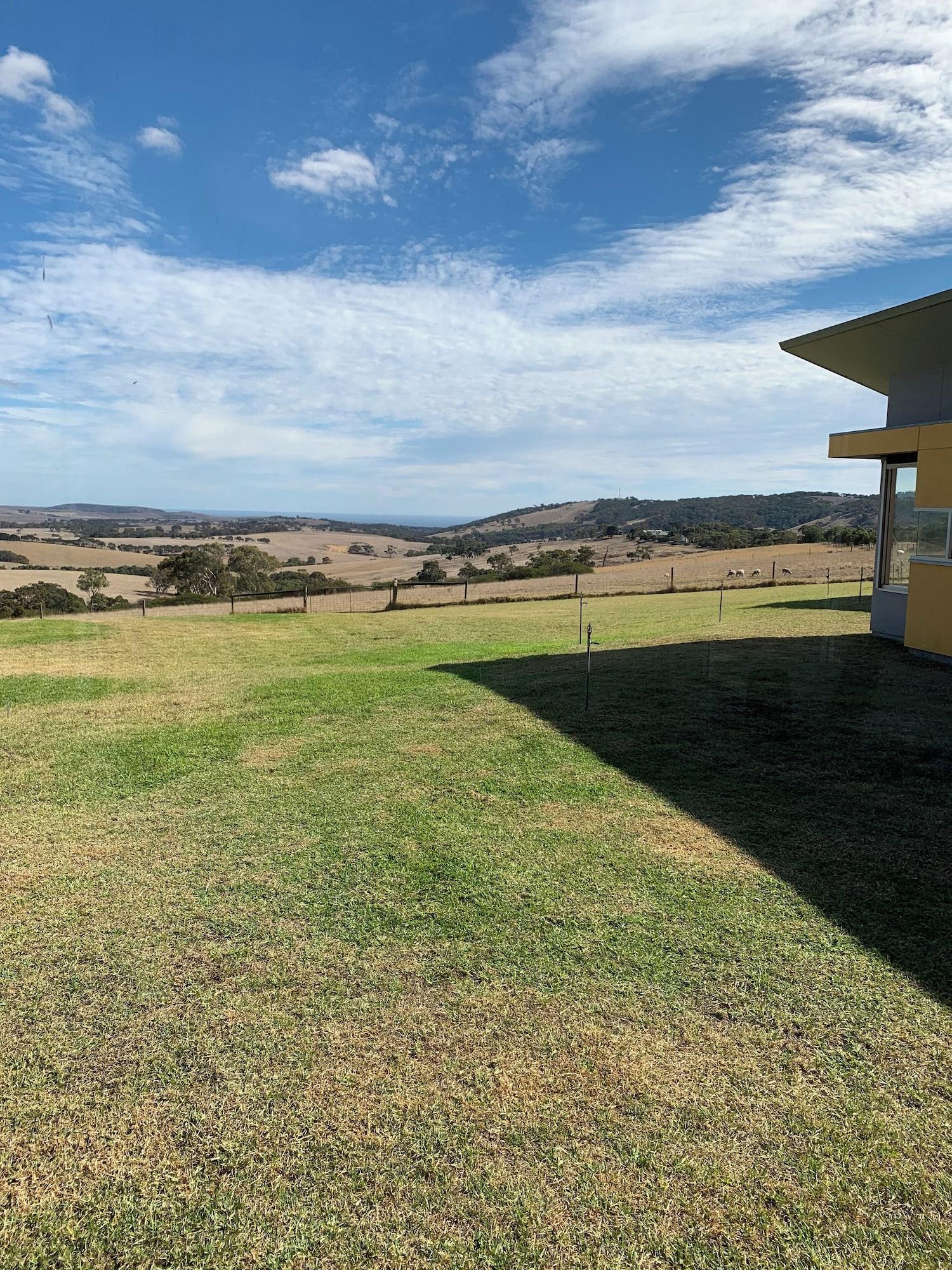 Vista Exterior Lush Pastures