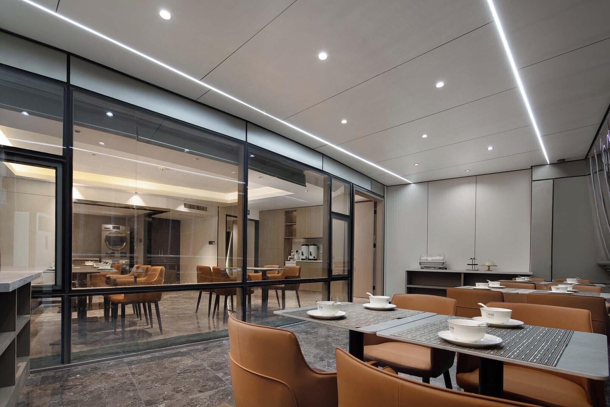 Restaurant KW Sky View Hotel -Chongqing Jiefangbei Pedestrian Street Hongyadong Branch