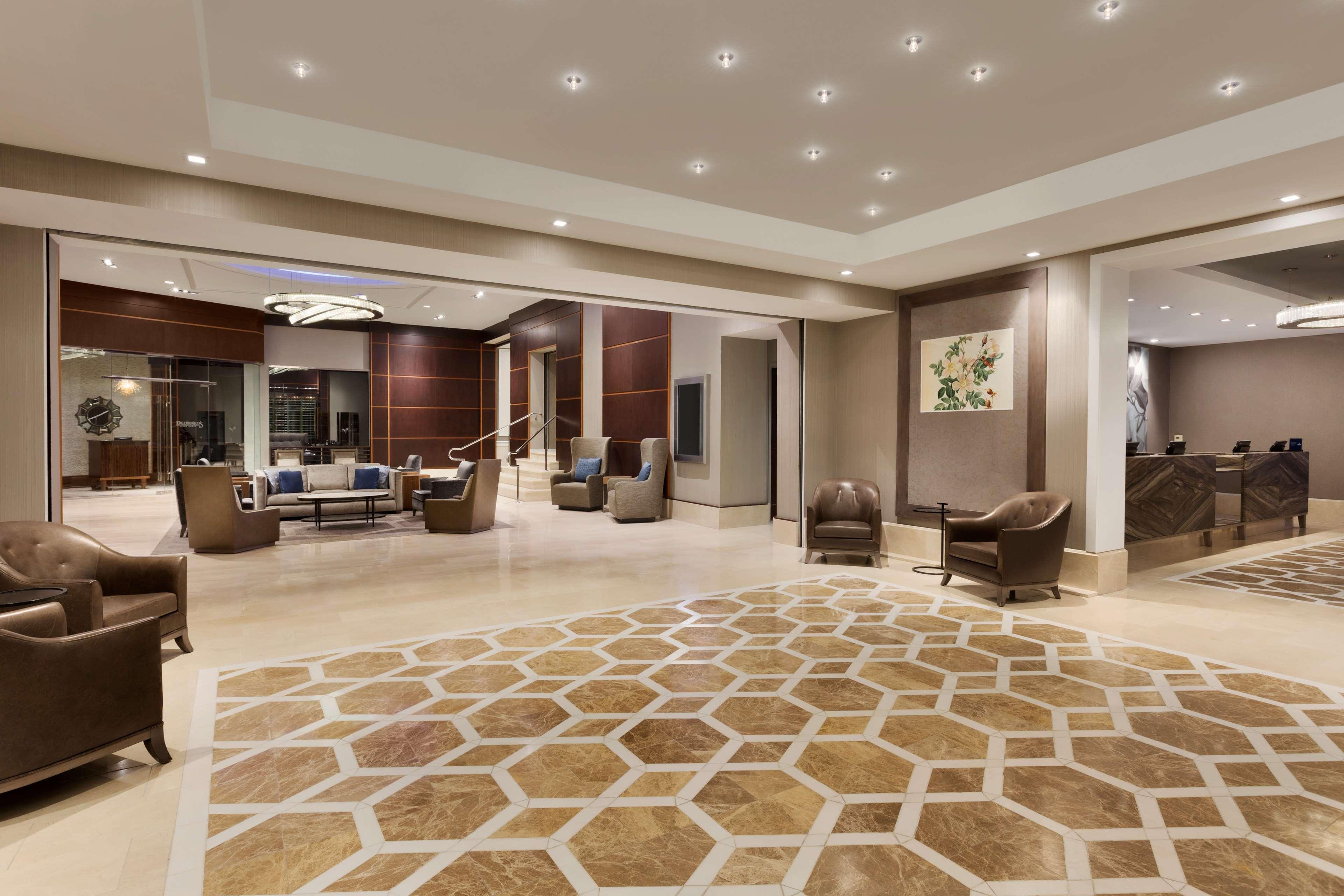 Vista Lobby Hilton Philadelphia City Avenue