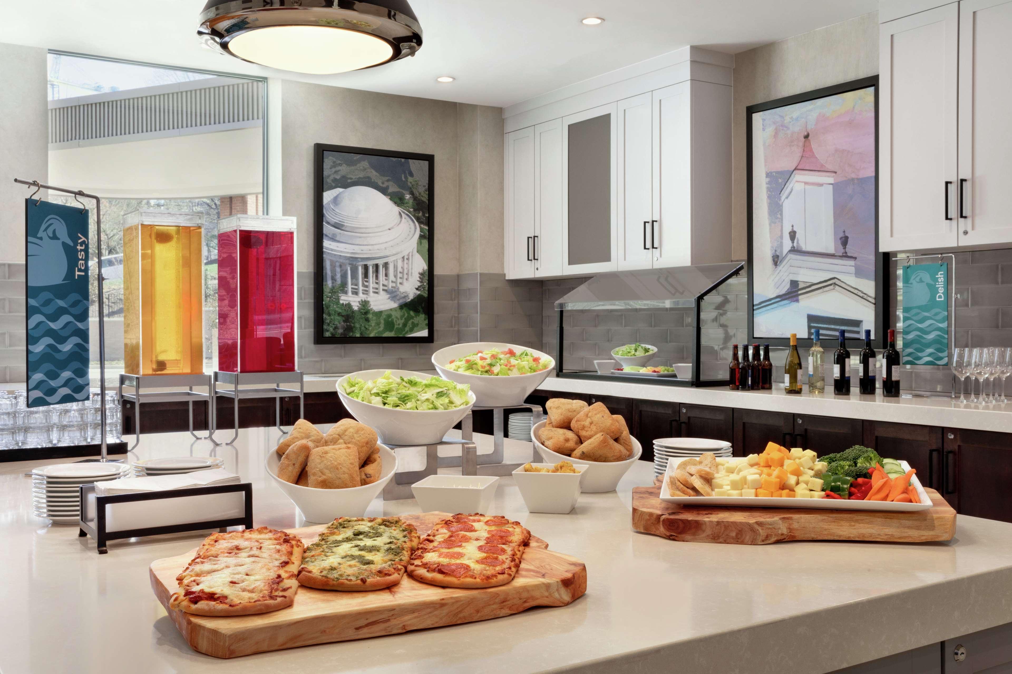 Restaurant Homewood Suites by Hilton Arlington Rosslyn Key Bridge