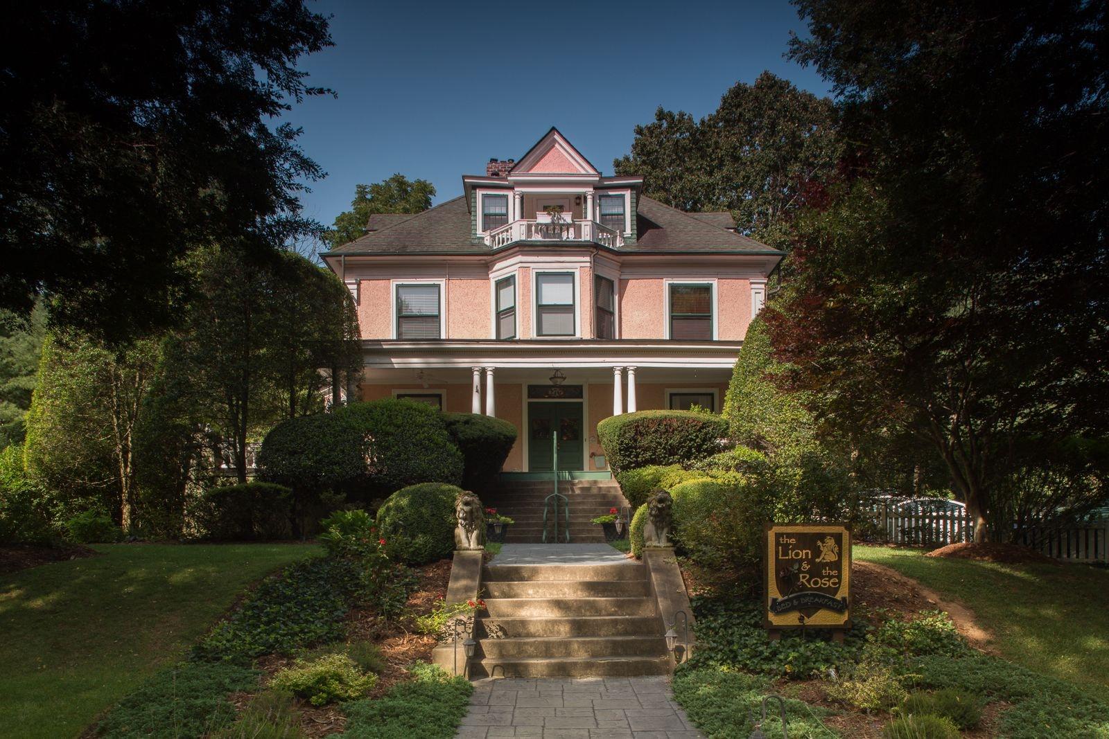 Varios The Lion and the Rose B&B