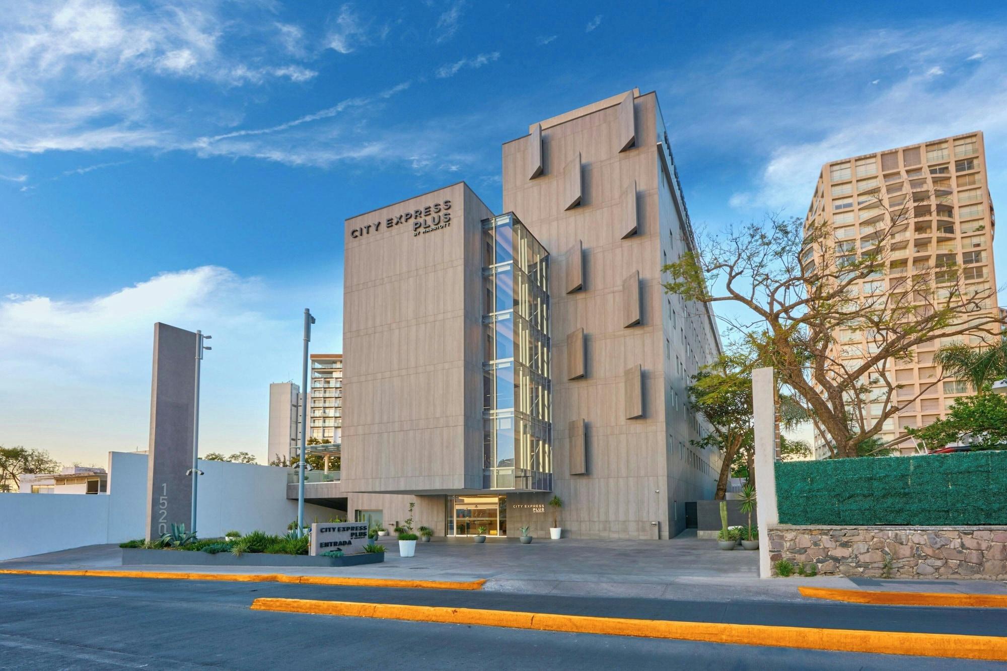 Vista Exterior City Express Plus by Marriott Guadalajara Providencia