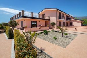 Alojamiento - La Terra dei Sogni Country Hotel