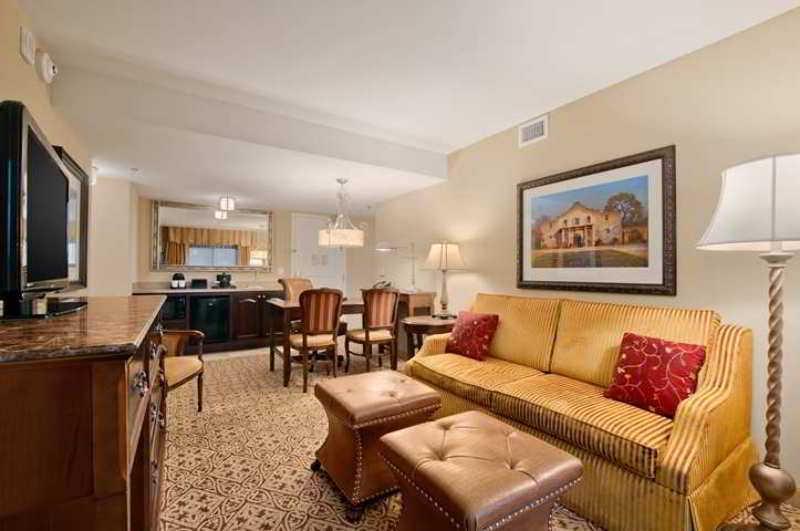 Vista Exterior Embassy Suites San Antonio Riverwalk-Downtown