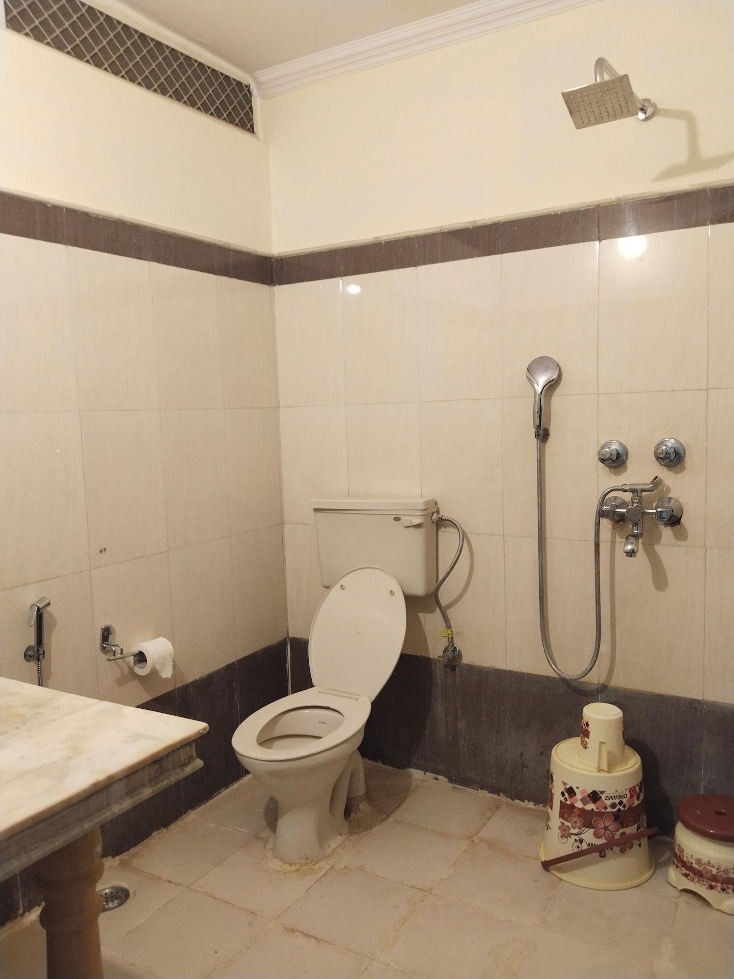 Equipamiento de Habitación Hotel Sohandeep