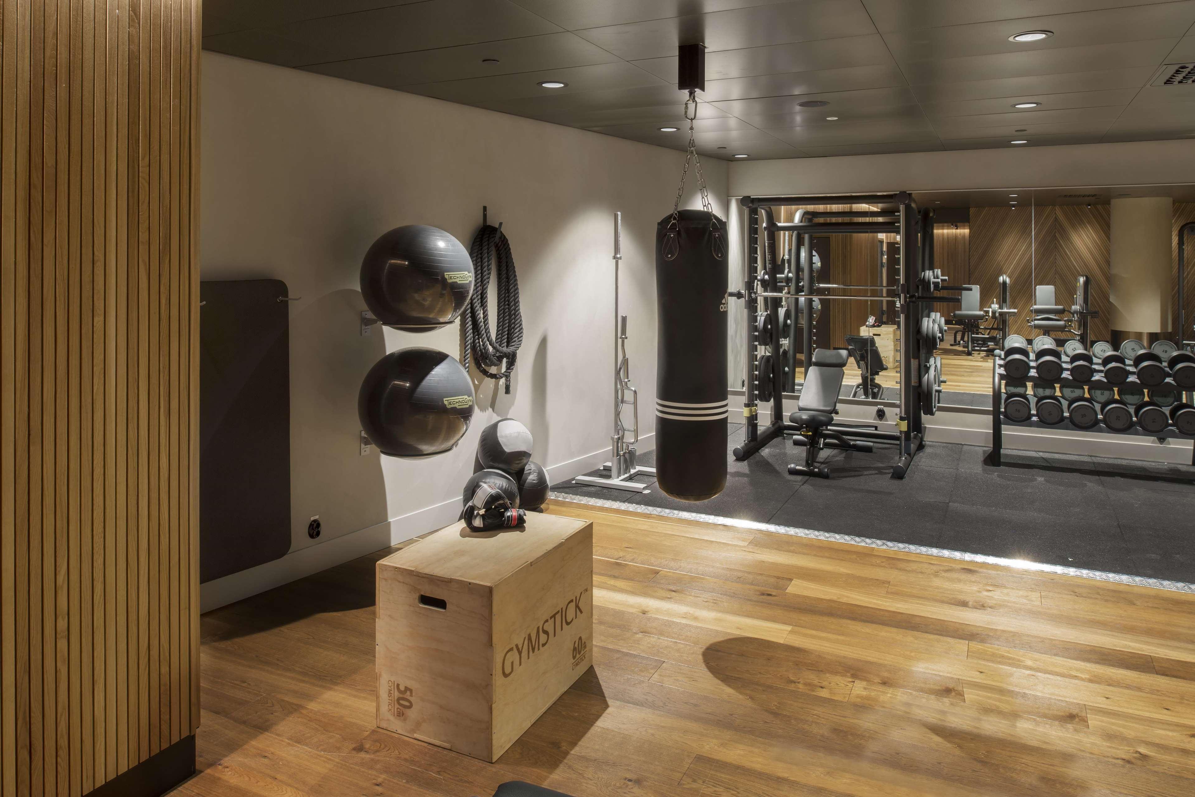 Instalaciones Recreativas At Six