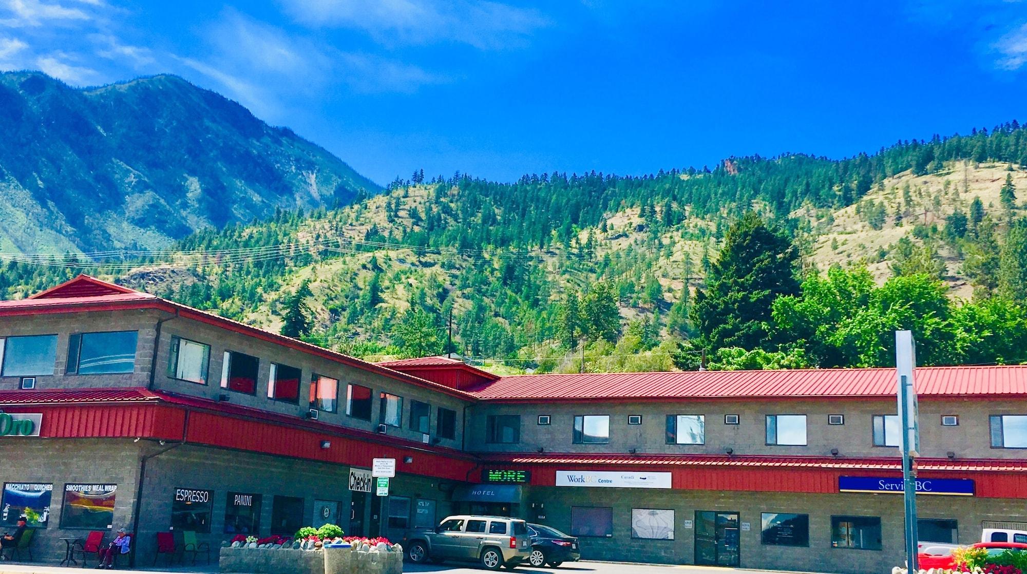 Vista Exterior Hotel DeOro