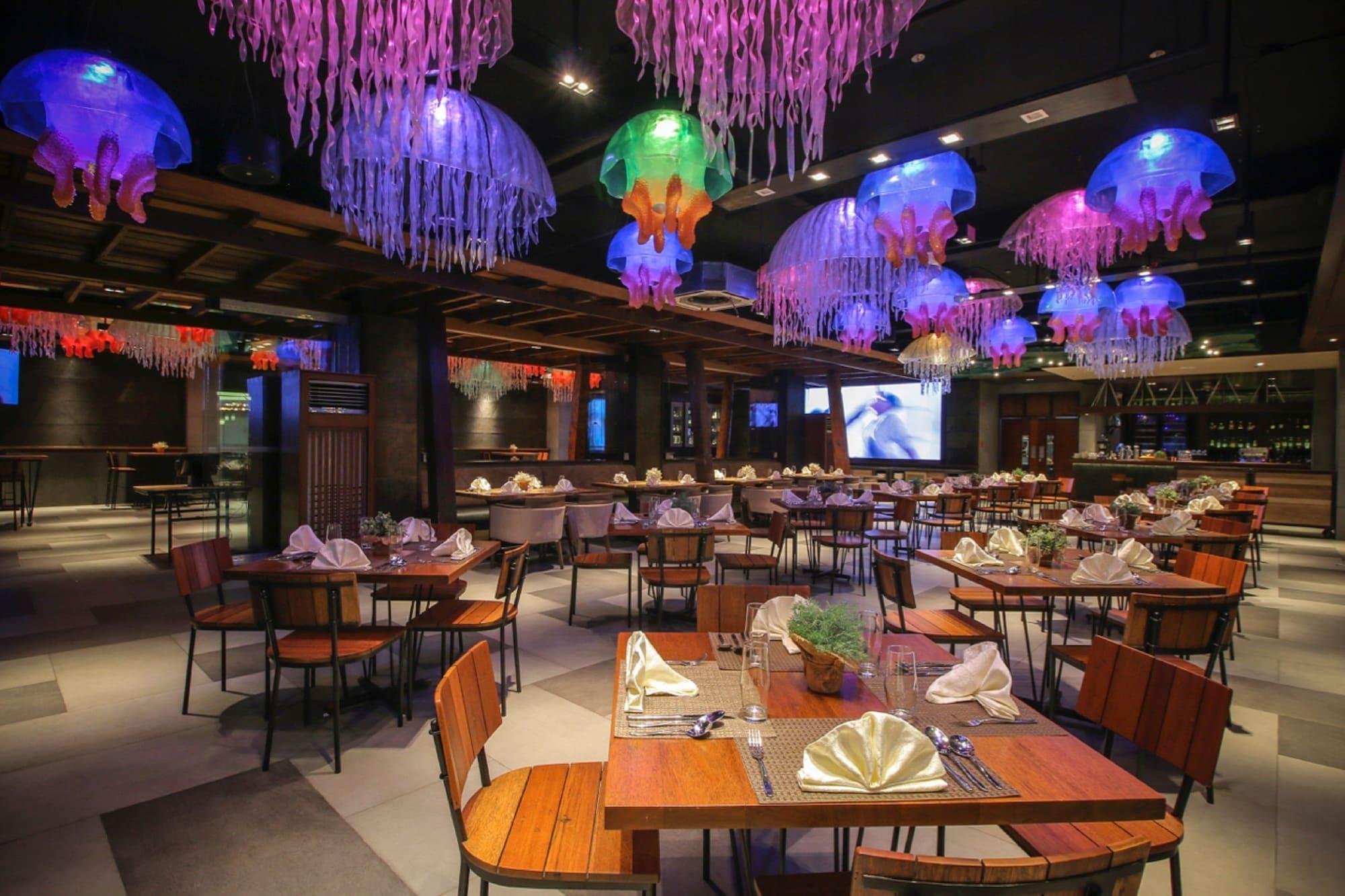 Restaurant Two Seasons Coron Bayside Hotel