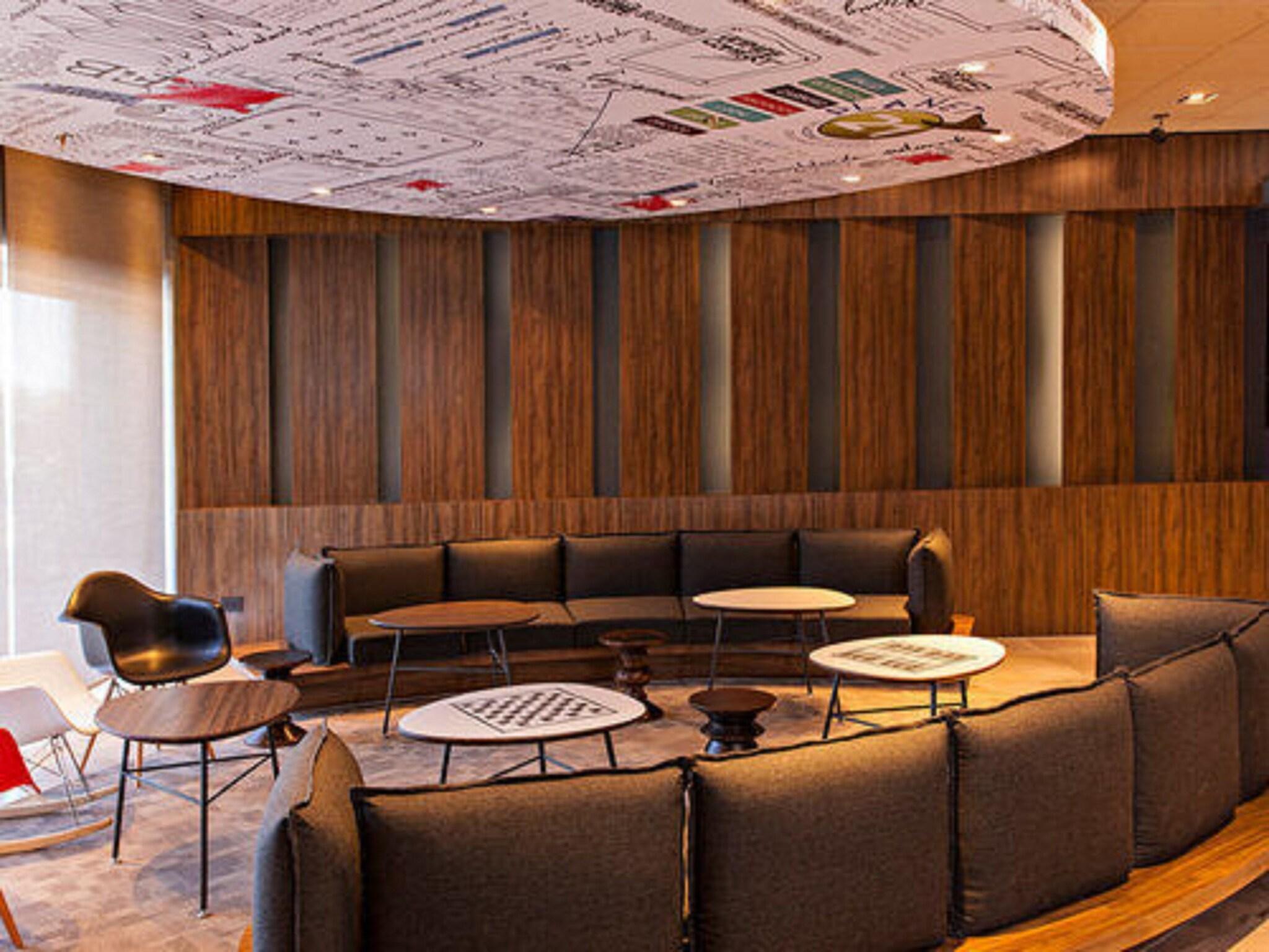 Vista Lobby Ibis Pilar