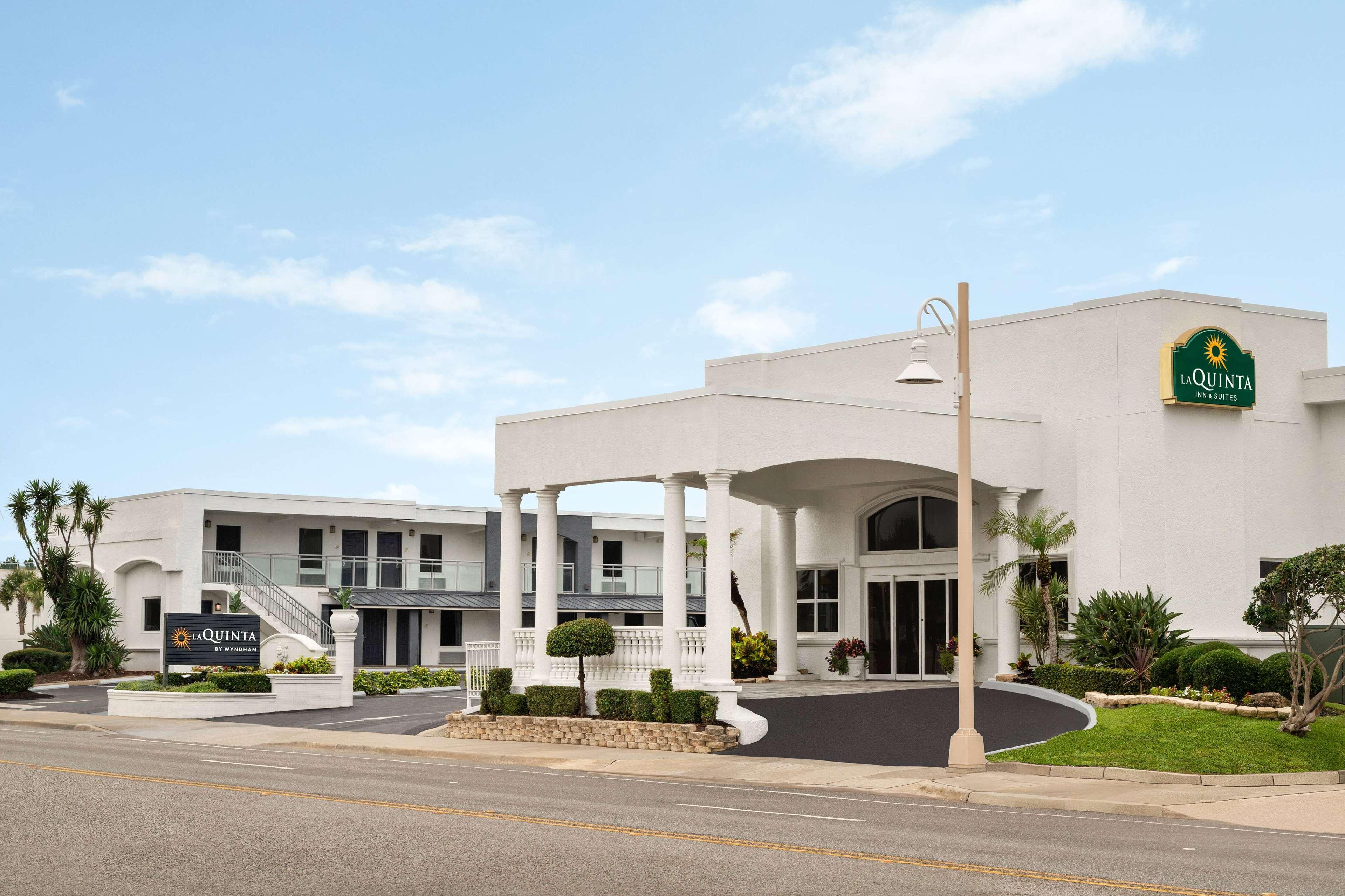 Vista Exterior La Quinta Inn & Suites Daytona Beach - Oceanfront