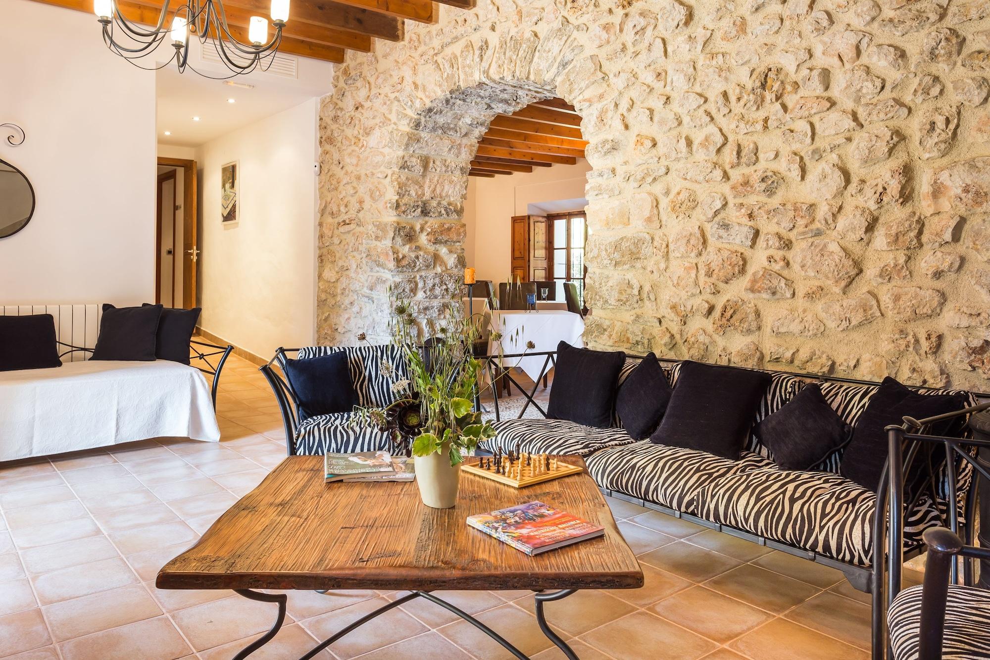 Vista Lobby Finca Son Ametler
