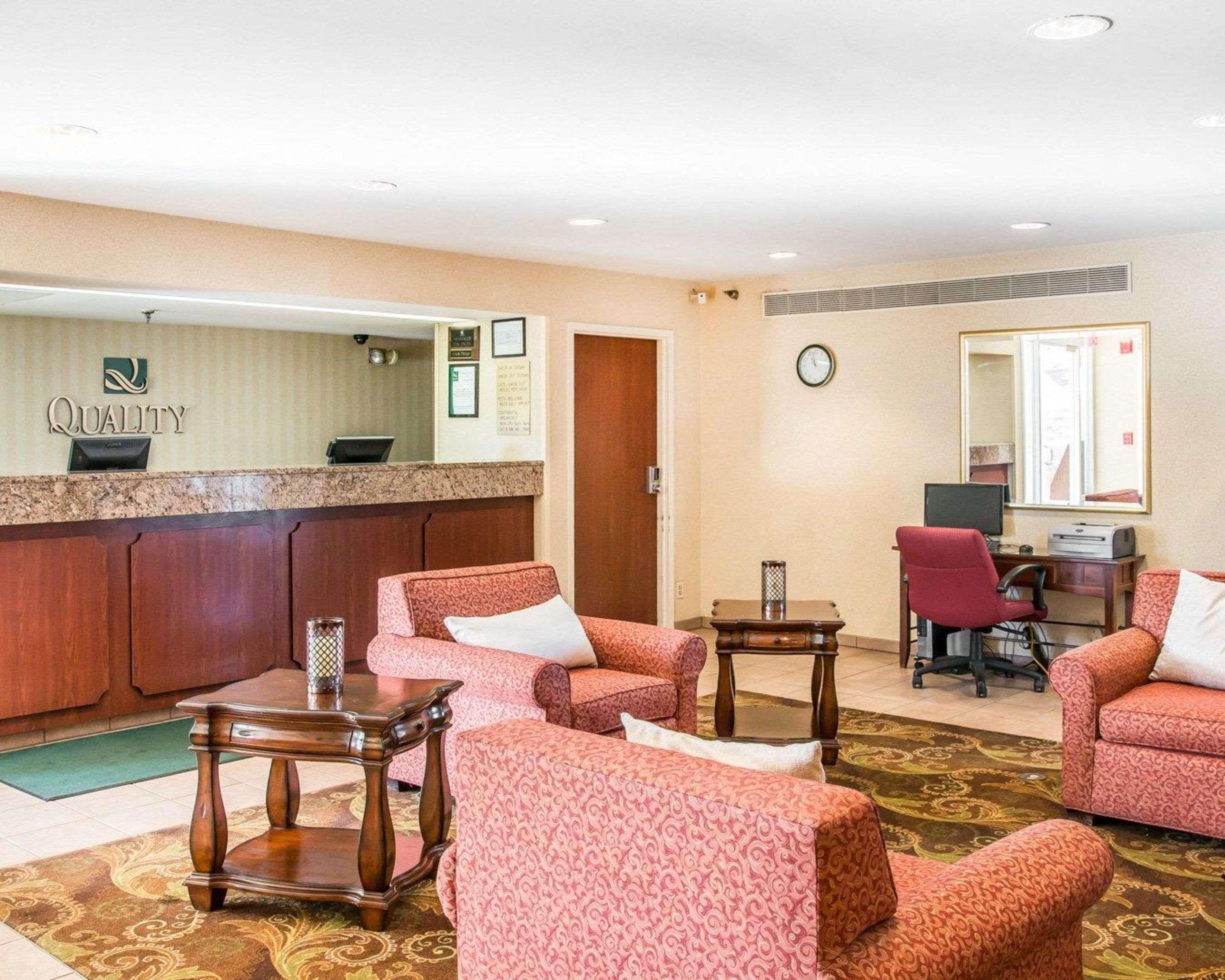 Vista Lobby Quality Inn Holland - Toledo