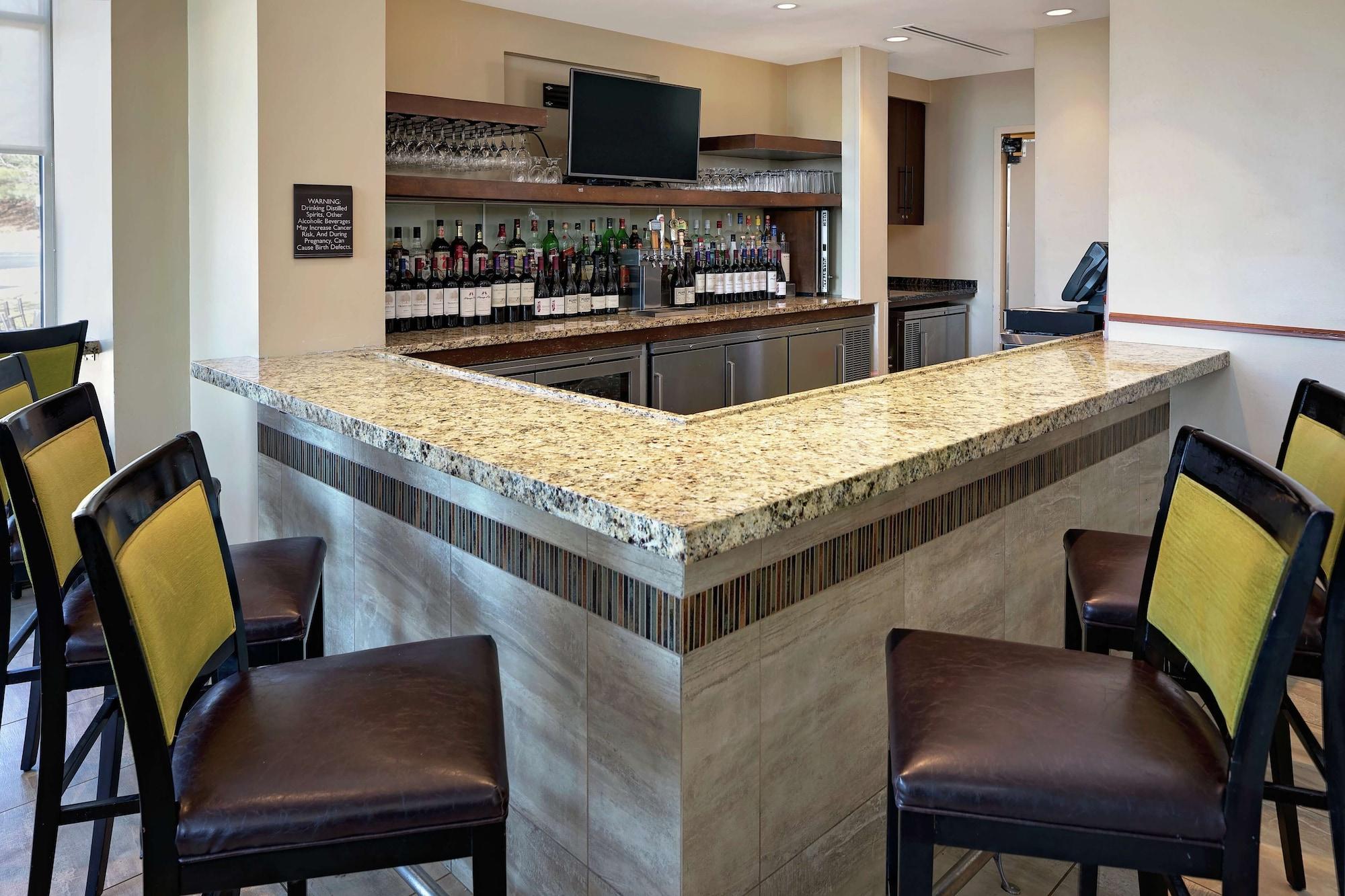 Bar/Salón Hilton Garden Inn Hartford North/Bradley Int'l Airport