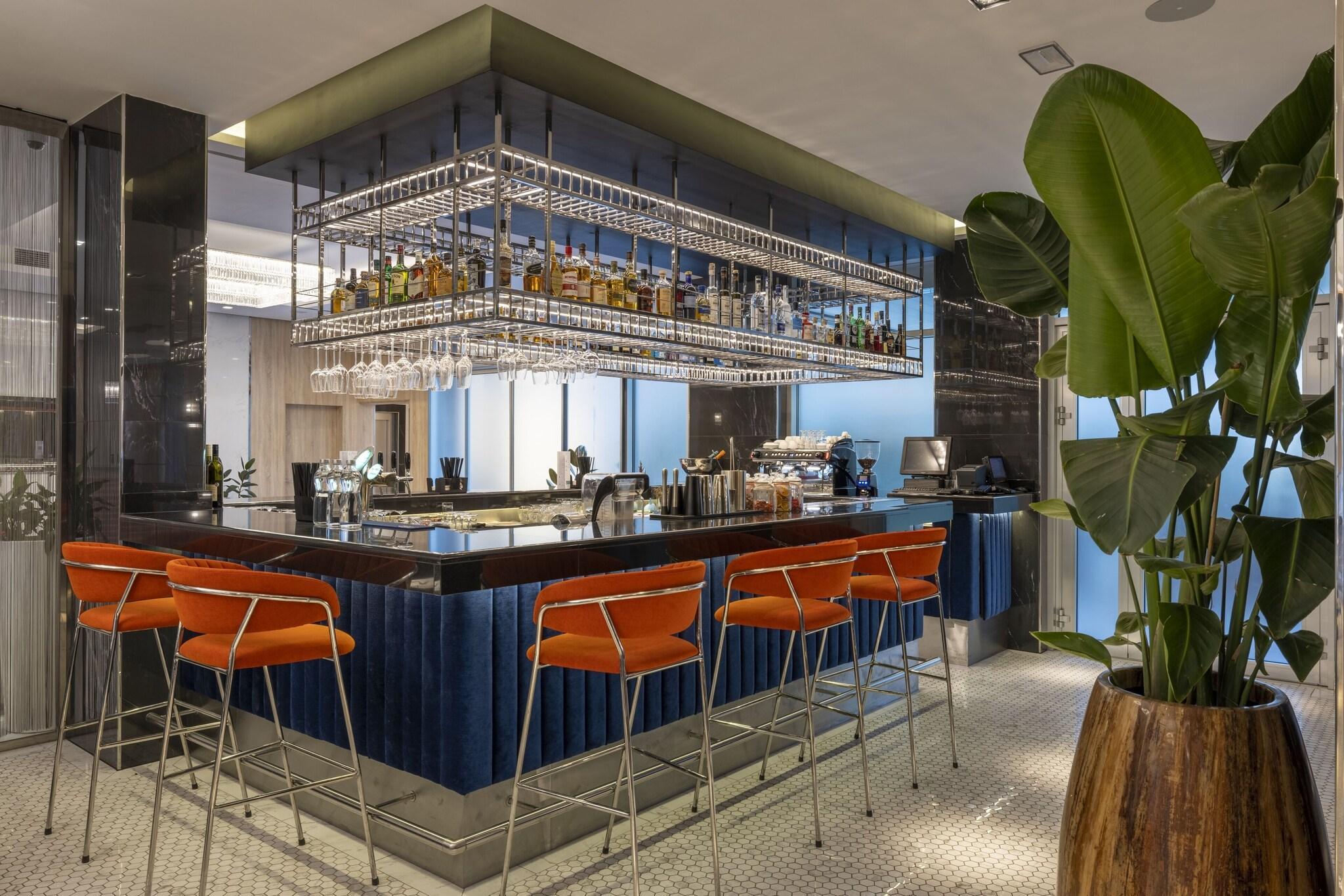 Bar/Salón Silver Crown Hotel & Residence