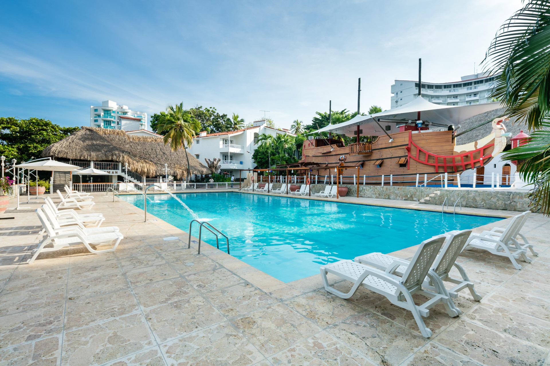 Vista Piscina Decameron Galeón