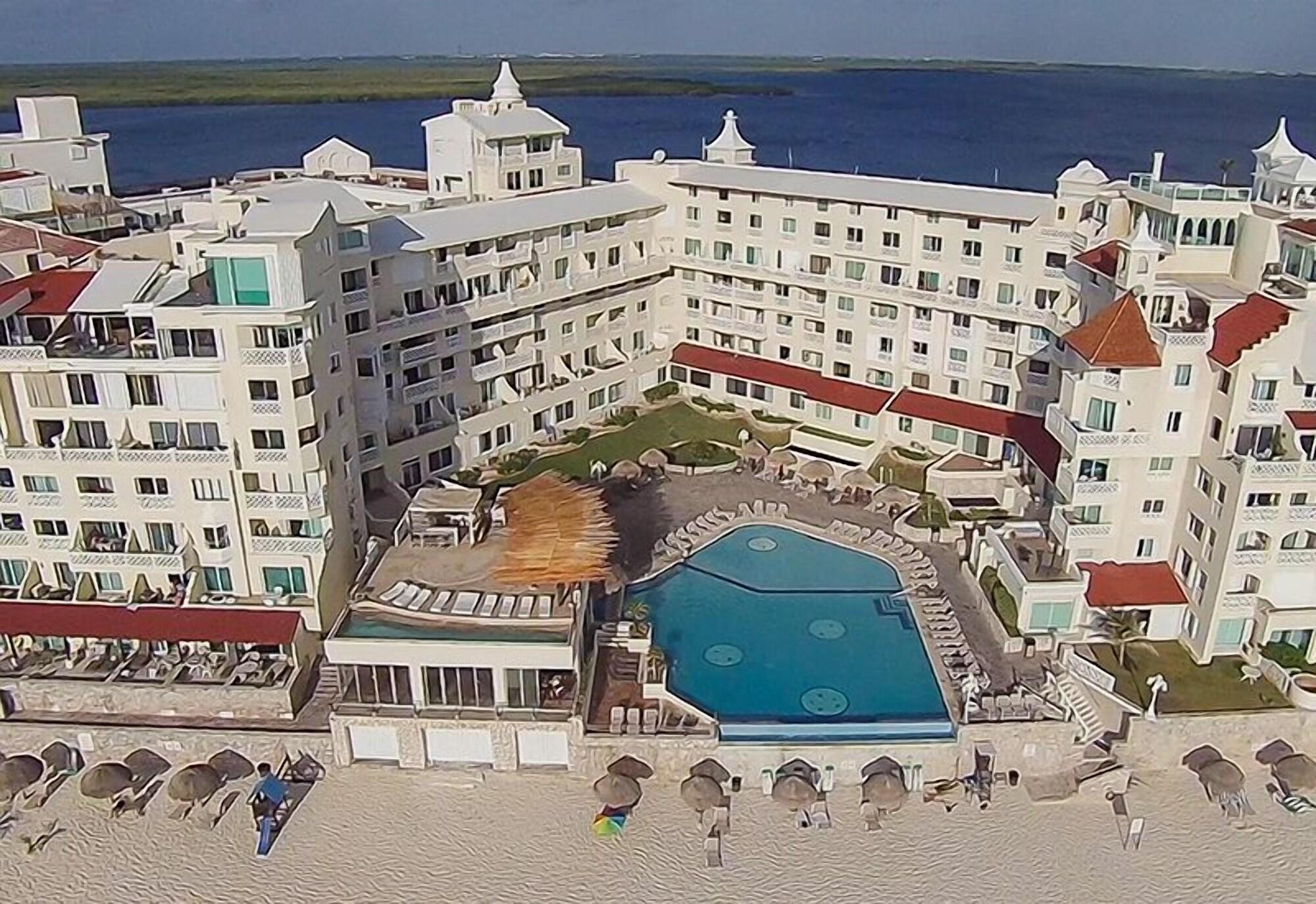 Varios Cancun Plaza Condos