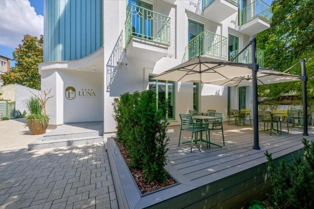 Vista Exterior Luna Residence