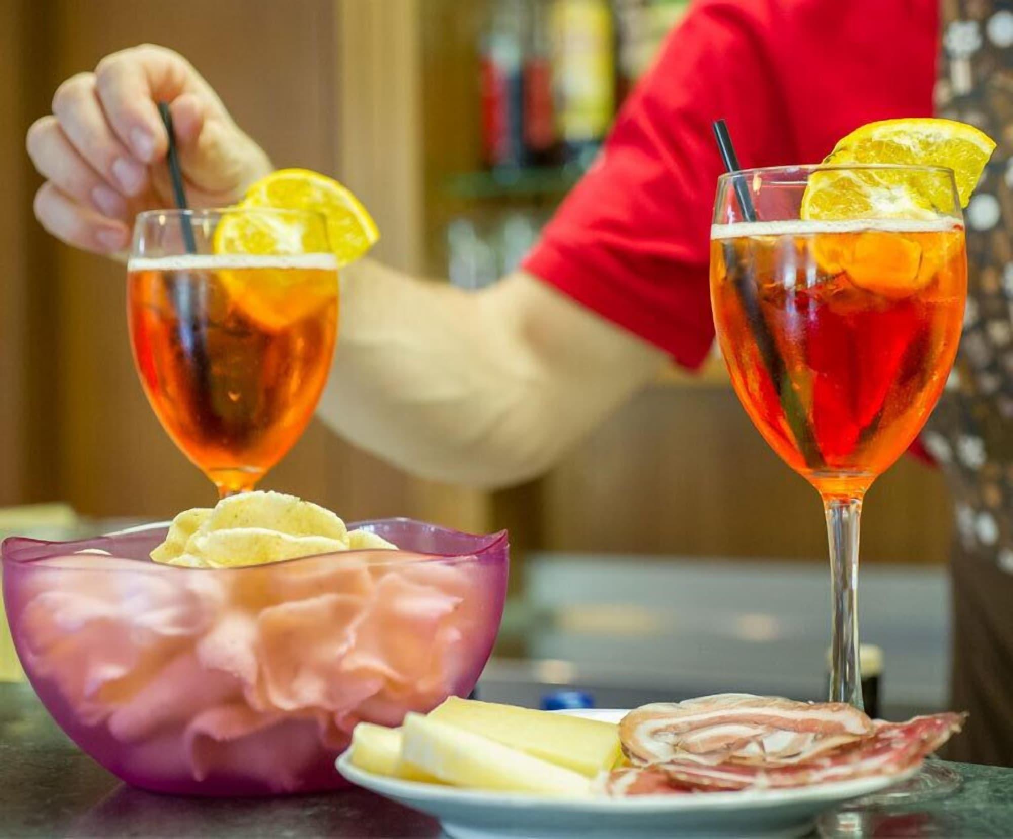 Bar/Salón Hotel Bezzi