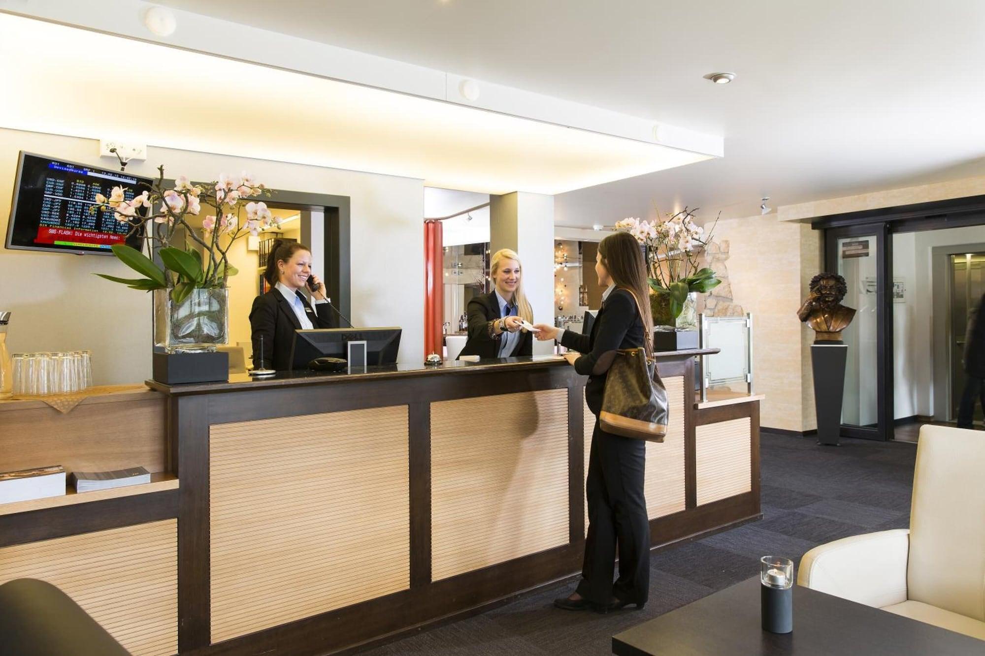 Vista Lobby Hotel Amaris