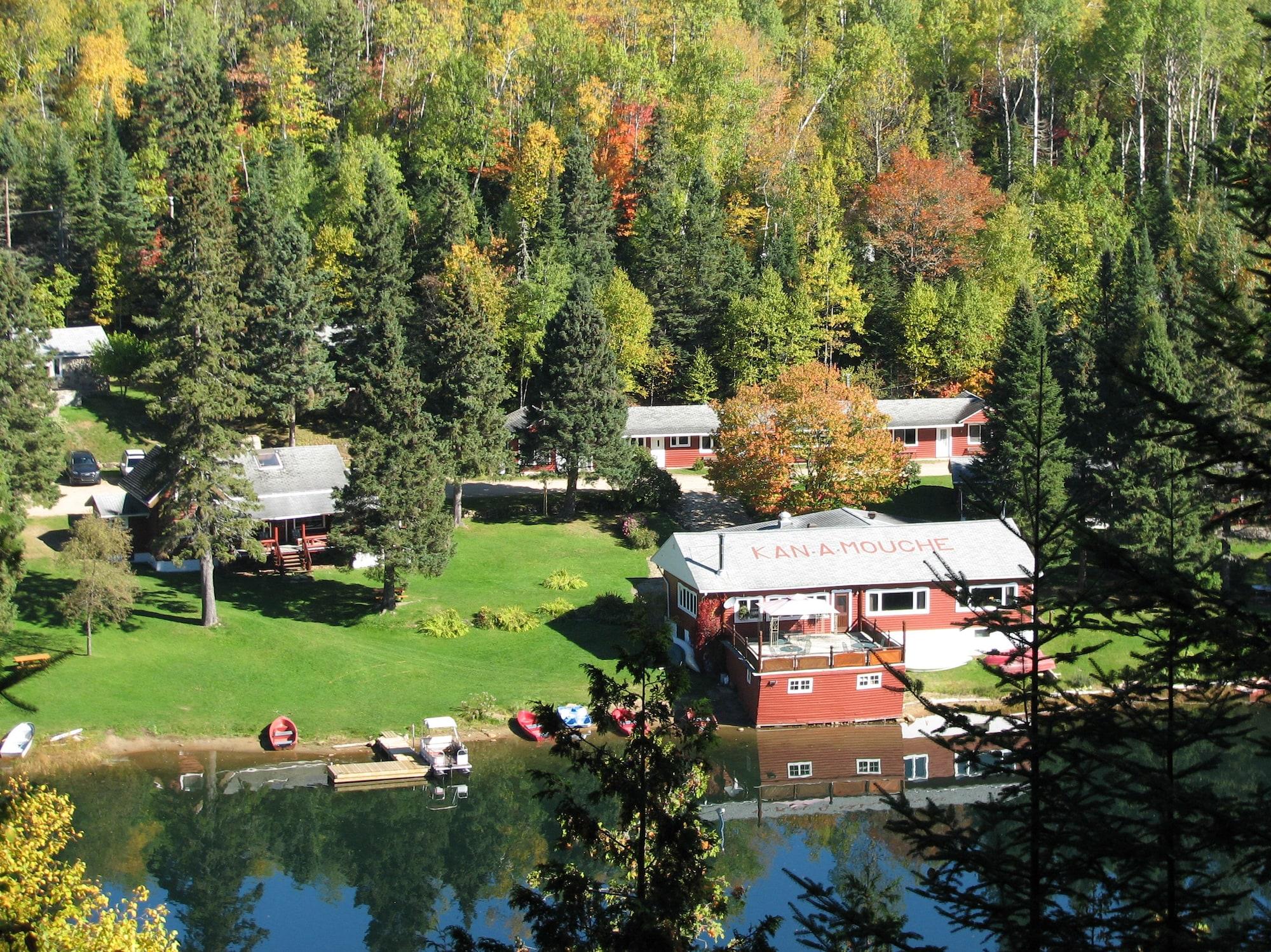Vista Exterior Kan-à-Mouche Pourvoirie Auberge et Chalets